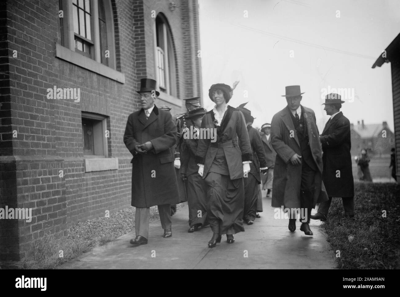 Pres. Wilson &amp; Eleanor Return from White Sulphur, 4/20/14, 1914. Foto Stock