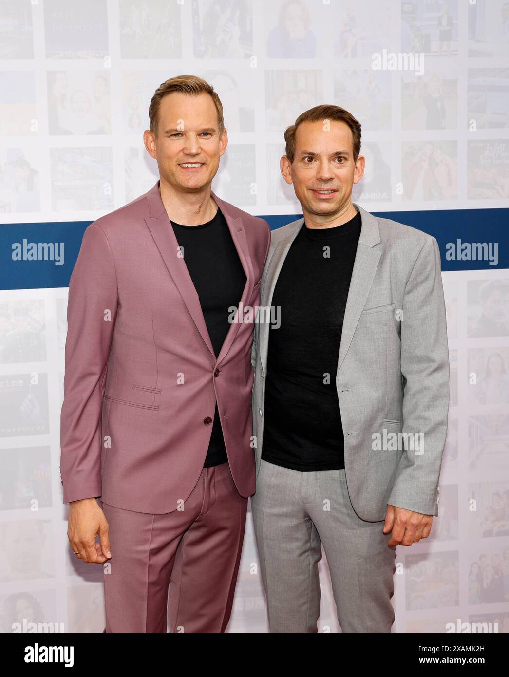 Hendrik Streeck und Paul Zubeil bei der Bertelsmann Sommerparty in der Bertelsmann Repräsentanz Berlin. *** Hendrik Streeck e Paul Zubeil al Bertelsmann Summer Party presso l'ufficio di rappresentanza Bertelsmann a Berlino Foto Stock