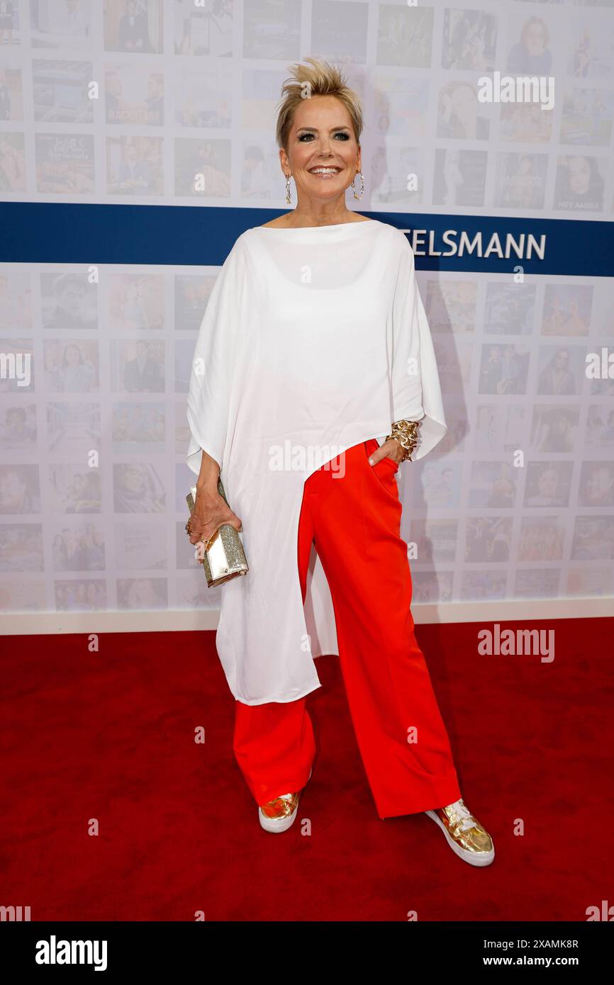 Inka Bause bei der Bertelsmann Sommerparty in der Bertelsmann Repräsentanz Berlin. *** Inka Bause al Bertelsmann Summer Party presso l'ufficio di rappresentanza Bertelsmann a Berlino Foto Stock