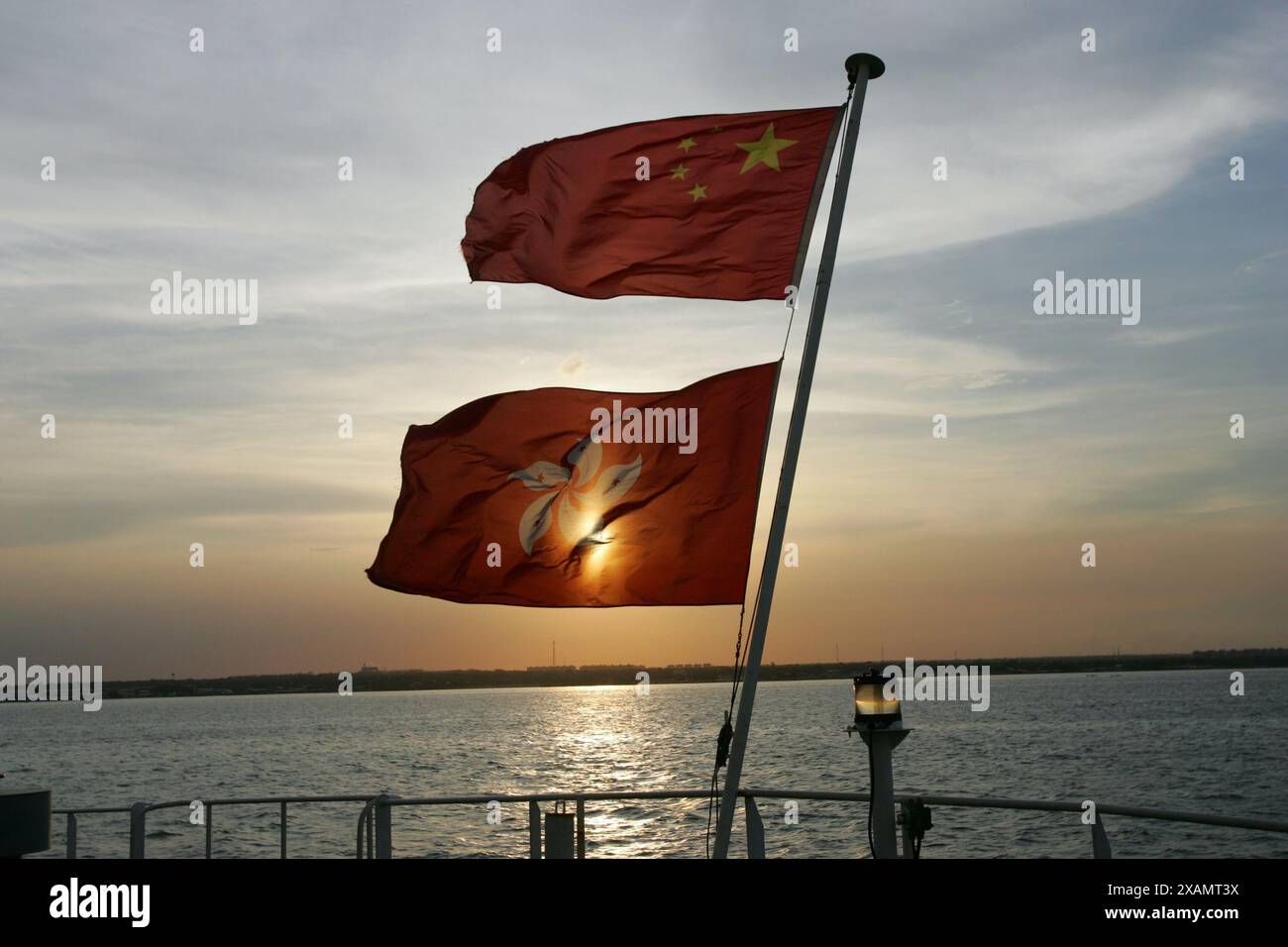 Maracaibo, Venezuela, 2-08-2010. L'esercito venezuelano con cani antidroga scopre il traffico di droga sulla nave di bandiera cinese nel lago Maracaibo di: Jose Bula Foto Stock