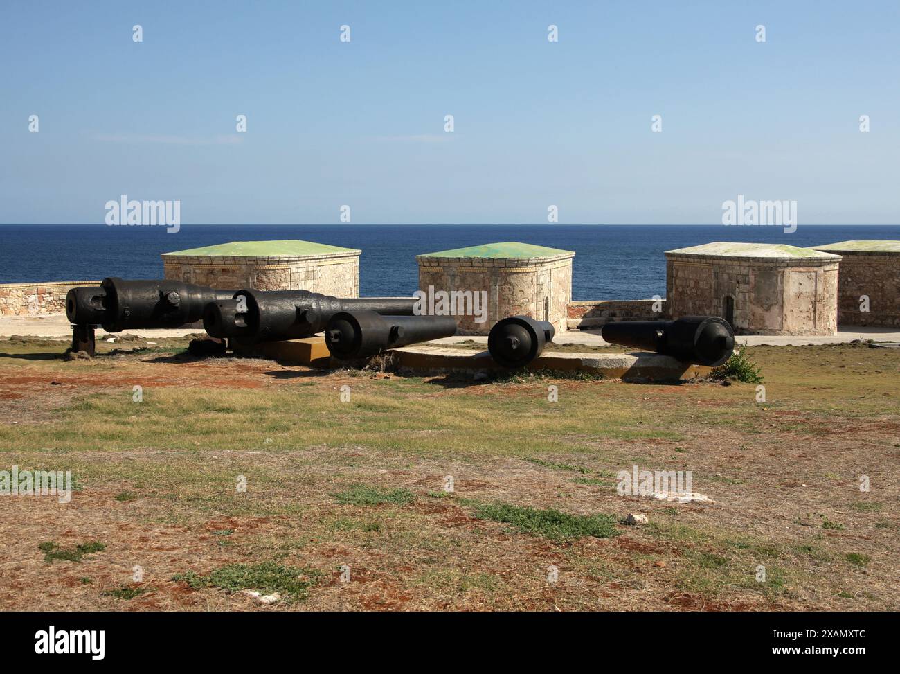 Cannoni. Castello di Morro / Castillo de los Tres Reyes Magos del Morro, fortezza a guardia dell'ingresso alla baia dell'Avana, Cuba, Caraibi. Foto Stock