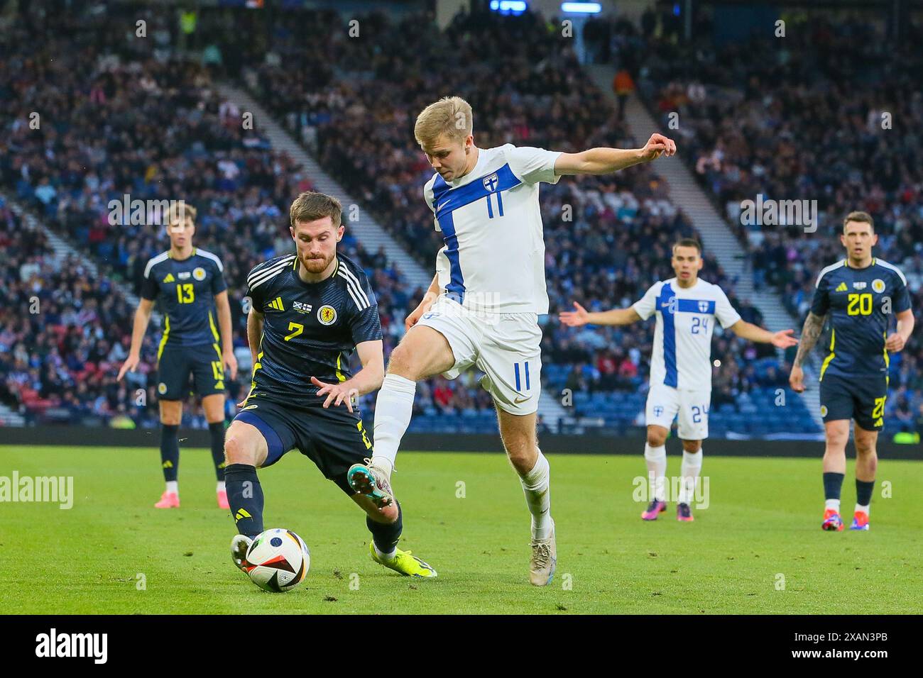 Glasgow, Regno Unito. 7 giugno 2024. La Scozia gioca contro la Finlandia in un'amichevole di calcio UEFA International all'Hampden Park, stadio di calcio, Glasgow, Scozia, Regno Unito. Questa sarà l'ultima partita internazionale giocata dalla Scozia prima di giocare contro la Germania nella partita di apertura della Coppa Euro 2024. Crediti: Findlay/Alamy Live News Foto Stock