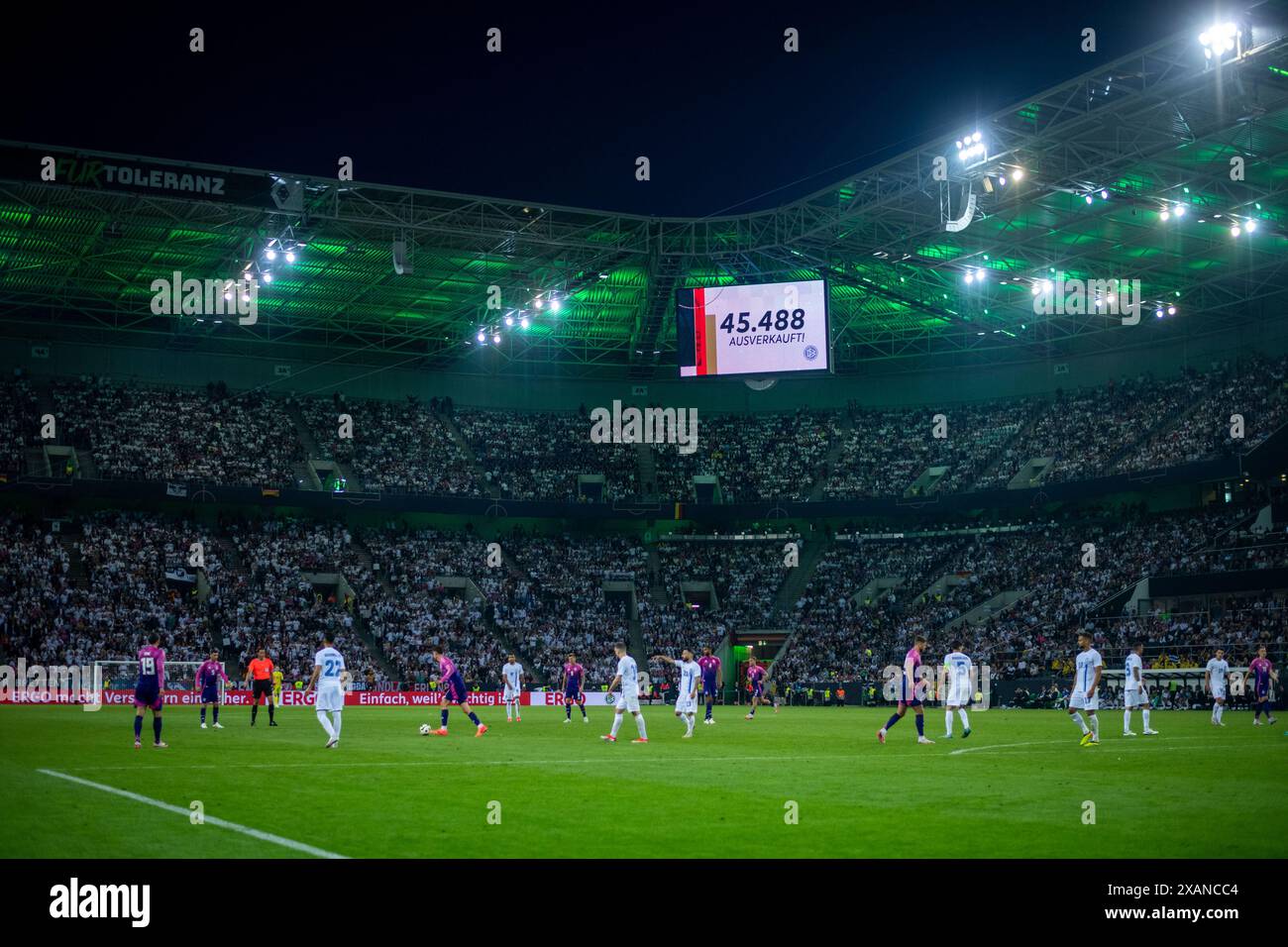 Zuschauerzahl 45488 auf der Anzeigetafel, GER, Deutschland vs Griechenland, Testspiel DFB Fussball Herren Nationalmannschaft, Vorbereitung UEFA Euro 2024, 07.06.2024 regolamenti DFB vietano qualsiasi uso di fotografie come sequenze di immagini e/o quasi-video foto: Eibner-Pressefoto/Michael Memmler Foto Stock