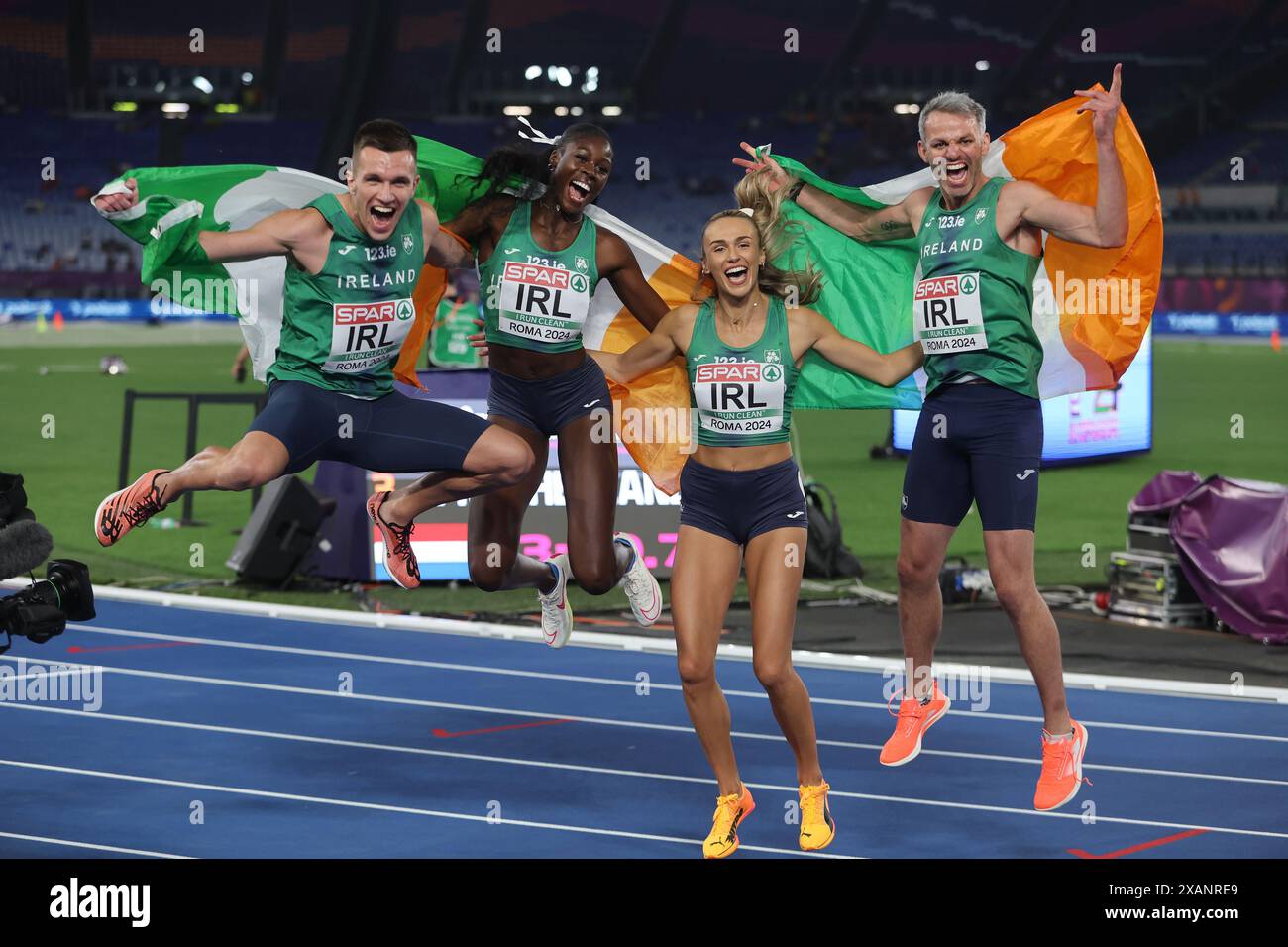 Roma, Italia 7.06.2024: Christopher o'DONNELL, Rhasidat ADELEKE, Thomas BARR, l'Irlanda Sharlene MAWDSLEY vince la medaglia d'oro in 4 x 400m Relay Mixed Fi Foto Stock