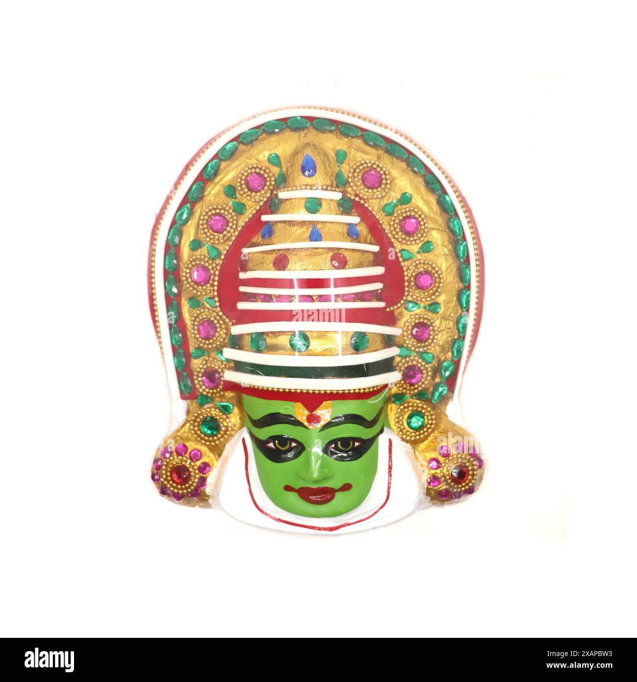 maschera di esecutore kathakal, una forma d'arte della cultura kerala isolata su sfondo bianco Foto Stock