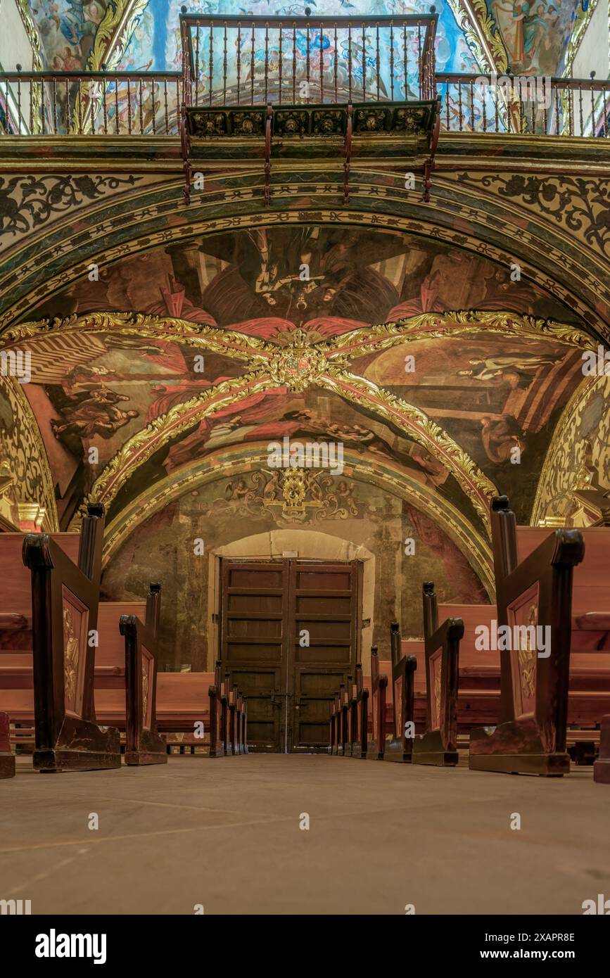 La volta sotto il coro della chiesa della scuola diocesana del convento di Santo Domingo, Orihuela, Alicante, Comunità Valenciana, Spagna, Europa Foto Stock