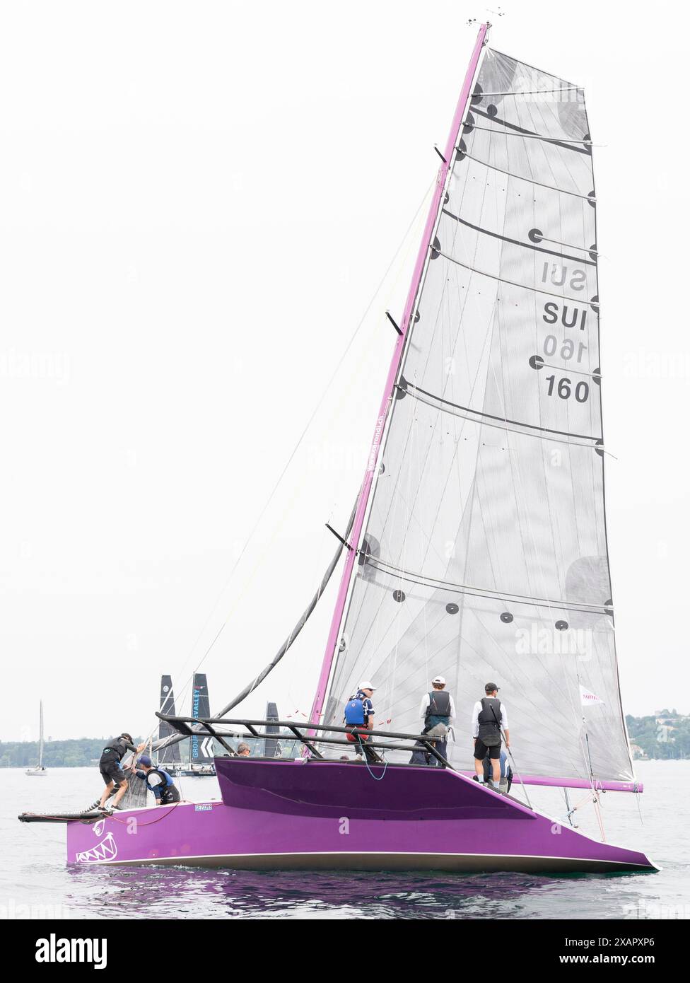 Ginevra Svizzera, 06/08/2024: Carondimonio saltato da Gauvain Ramseier poco prima dell'orario di partenza della regata di Ginevra-Rolle-Ginevra. La regata Ginevra-Rolle-Ginevra, la più importante prima del Bol D'Or Mirabaud, si svolse nel lago di Ginevra. (Foto di Patrick Dancel/Alamy Foto Stock