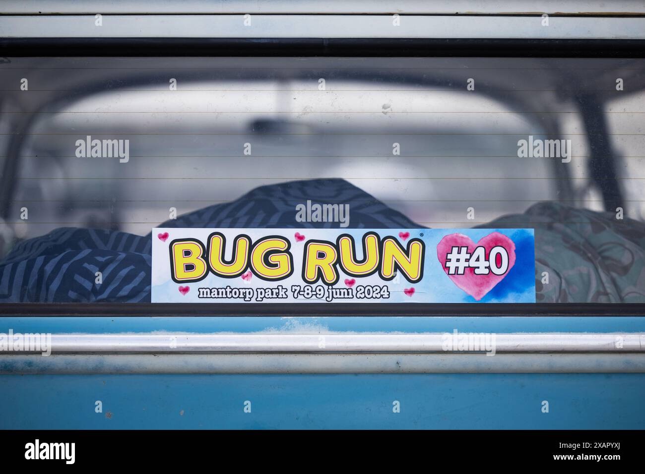 Bug Run al Mantorp Park, Mantorp, Svezia, durante il sabato. Gli appassionati di VW provenienti da tutta la Svezia si riuniscono alla Bug Run, che celebra i 40 anni di quest'anno, qui le persone incontrano coleotteri VW, autobus e altri modelli VW classici. Foto Stock