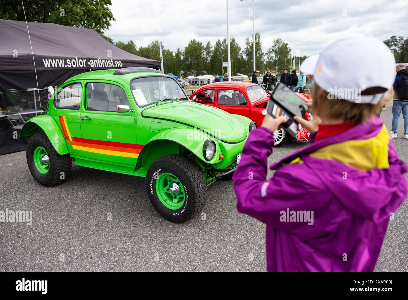 Bug Run al Mantorp Park, Mantorp, Svezia, durante il sabato. Gli appassionati di VW provenienti da tutta la Svezia si riuniscono alla Bug Run, che celebra i 40 anni di quest'anno, qui le persone incontrano coleotteri VW, autobus e altri modelli VW classici. Foto Stock