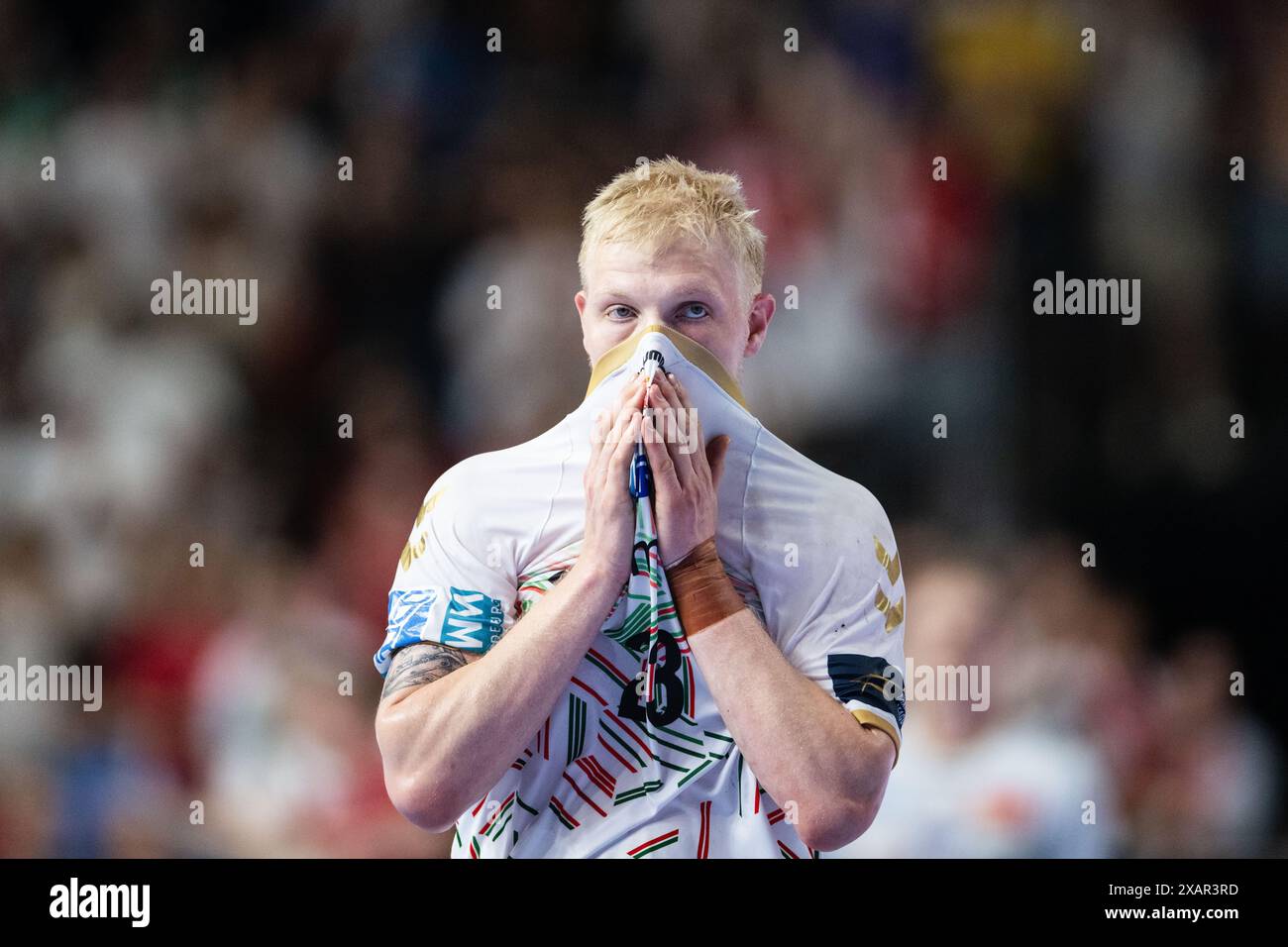 Colonia, Germania. 8 giugno 2024. Pallamano: Champions League, SC Magdeburg - Aalborg HB, turno finale, Final Four, semifinale, Lanxess Arena. Magnus Saugstrup di Magdeburg reagisce dopo la partita. Credito: Marius Becker/dpa/Alamy Live News Foto Stock