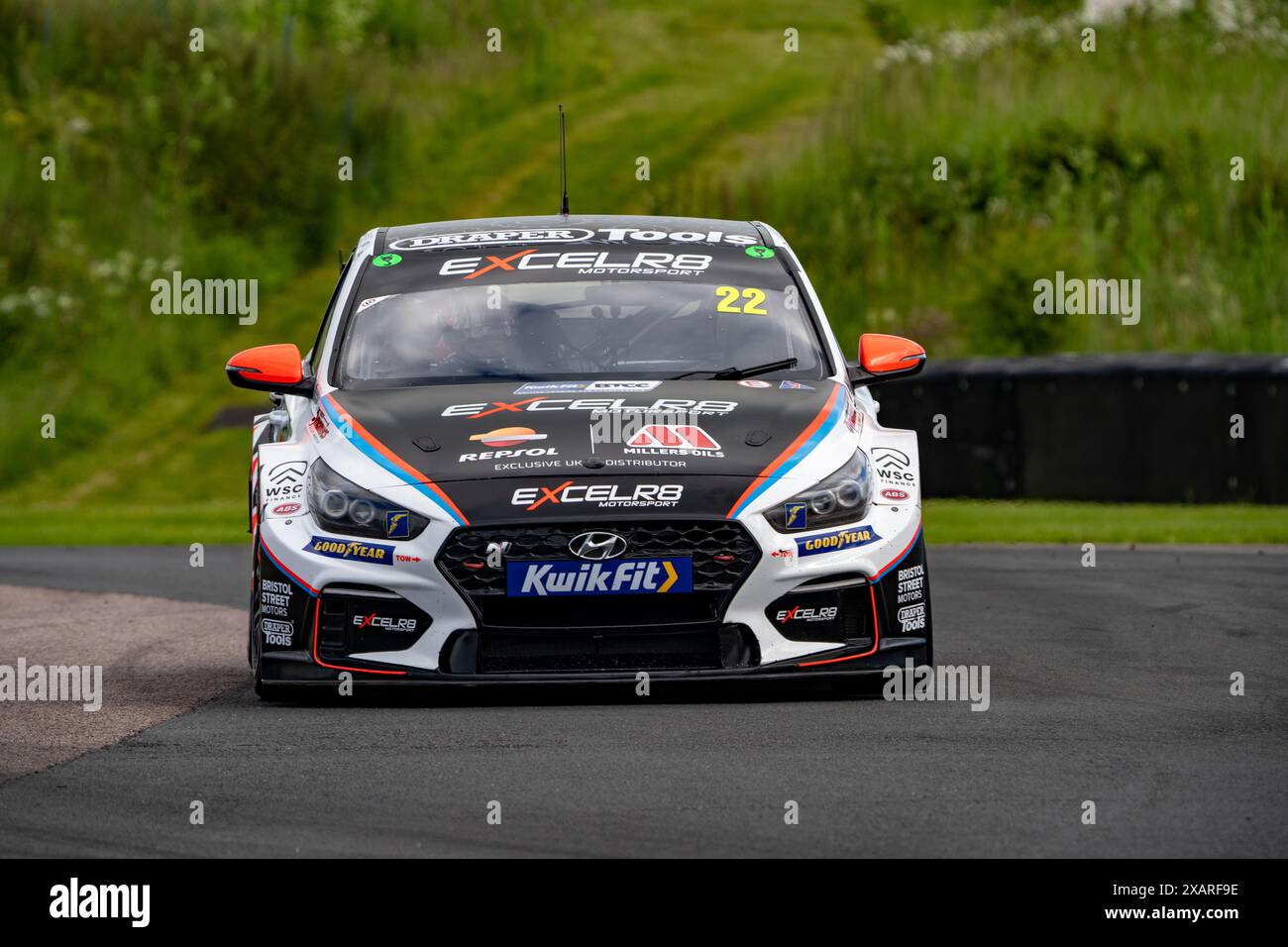 Nick Halstead 22 Excelr8 Motorsport Qualifying durante il BTCC al Thruxton Circuit, Andover, UK, l'8 giugno 2024. Foto di Chris Williams. Solo per uso editoriale, licenza richiesta per uso commerciale. Non utilizzare in scommesse, giochi o pubblicazioni di singoli club/campionato/giocatori. Crediti: UK Sports Pics Ltd/Alamy Live News Foto Stock