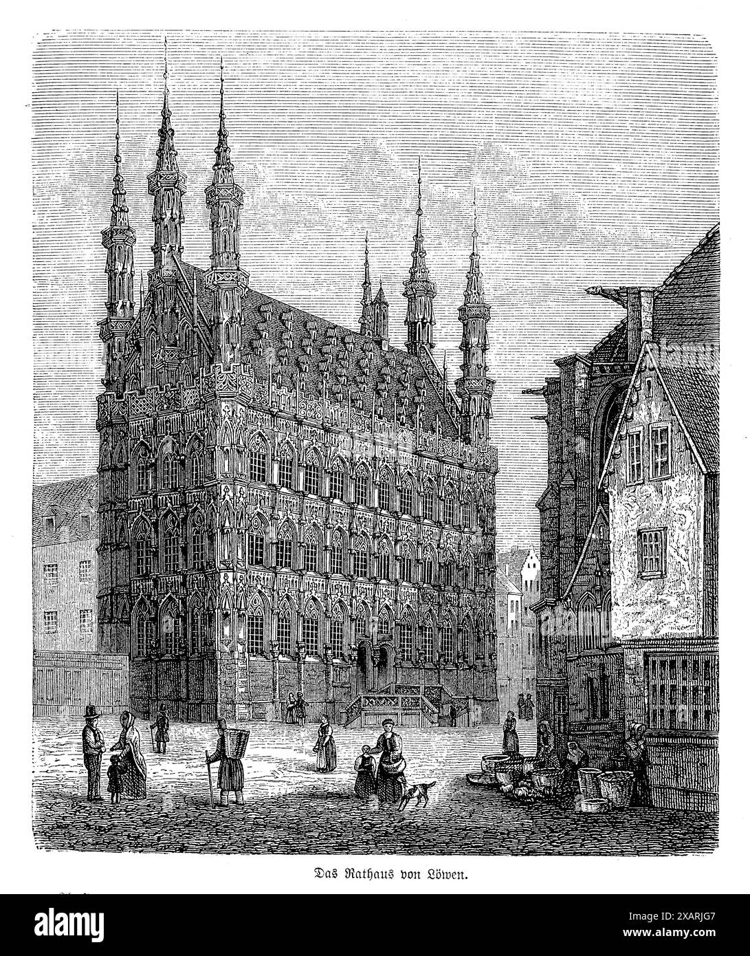Questa antica incisione in bianco e nero mostra il Municipio di Lovanio, visto dalla vivace piazza della città. L'incisione cattura l'intricata architettura gotica dell'edificio, con le sue facciate riccamente decorate adornate con numerose statue e frontoni ornamentali. Il Municipio si erge come un esempio impressionante di stile gotico brabantino, rendendo questo pezzo una rappresentazione visiva accattivante dell'eleganza architettonica belga e del significato storico Foto Stock