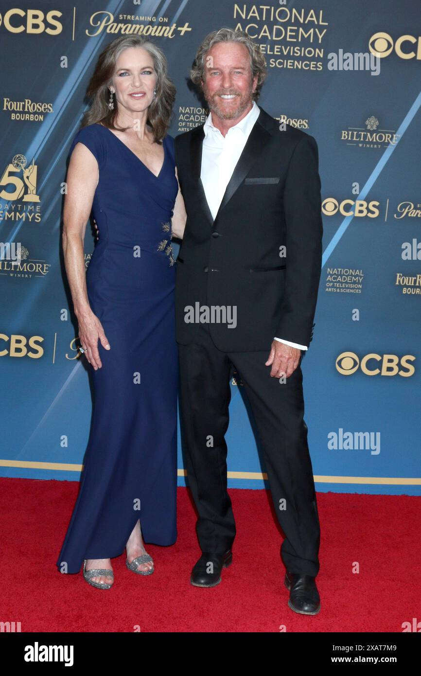 7 giugno 2024, Los Angeles, CA, USA: LOS ANGELES - 7 giugno: Susan Walters, Linden Ashby arriva al 51° Daytime Emmy Awards al Bonaventure Hotel il 7 giugno 2024 a Los Angeles, CA. (Credit Image: © Kay Blake/ZUMA Press Wire) SOLO USO EDITORIALE! Non per USO commerciale! Foto Stock