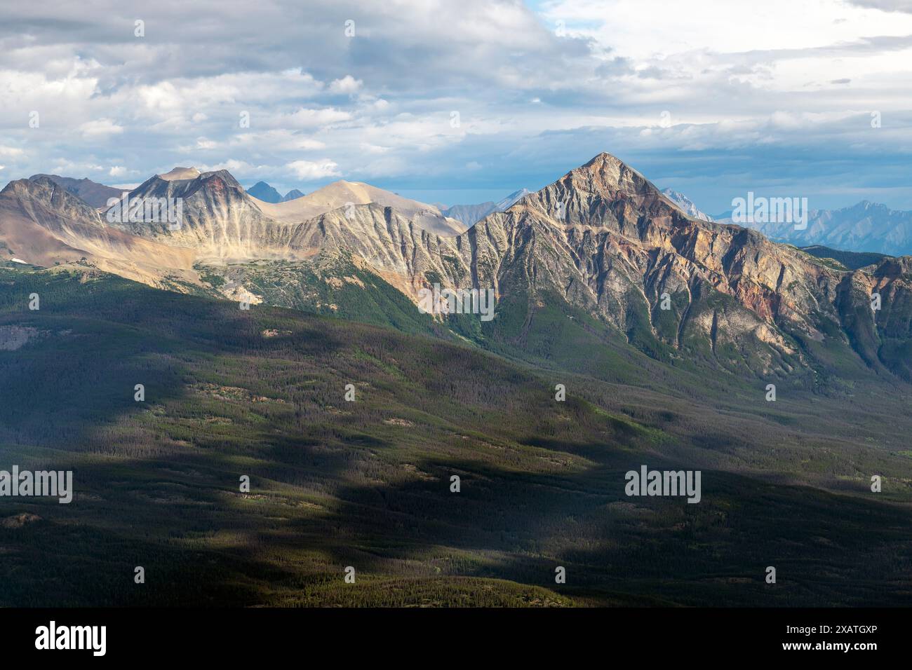 Vetta della montagna piramidale, parco nazionale di Jasper, Canada. Foto Stock