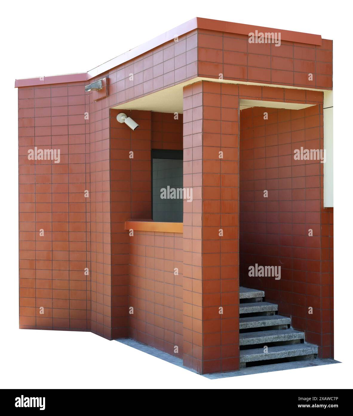 L'entrata all'edificio e' decorata con piastrelle di ceramica rossa. Isolato su bianco Foto Stock