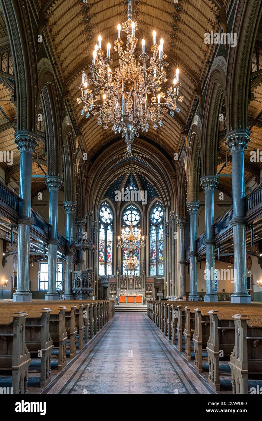Interno della chiesa di Matteus a Norrkoping. La chiesa situata a Folkparken, un parco cittadino di Norrkoping, fu aperta nel 1892. Foto Stock