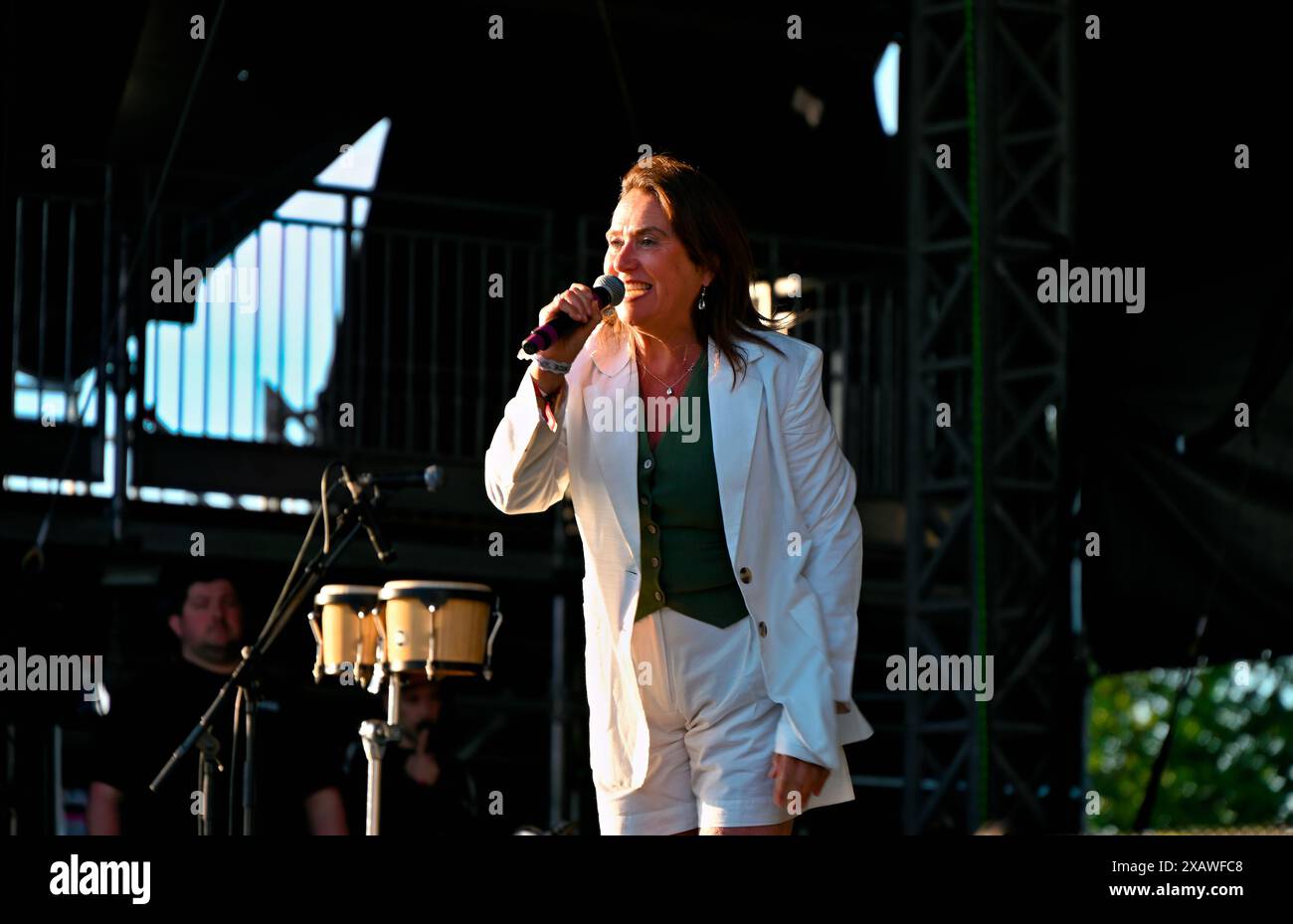 Londra, Regno Unito. 8 giugno 2024. Presentatore al Lambeth Country Show 2024 caldo giorno estivo al Brockwell Park, Londra, Regno Unito. Credito: Vedi li/Picture Capital/Alamy Live News Foto Stock