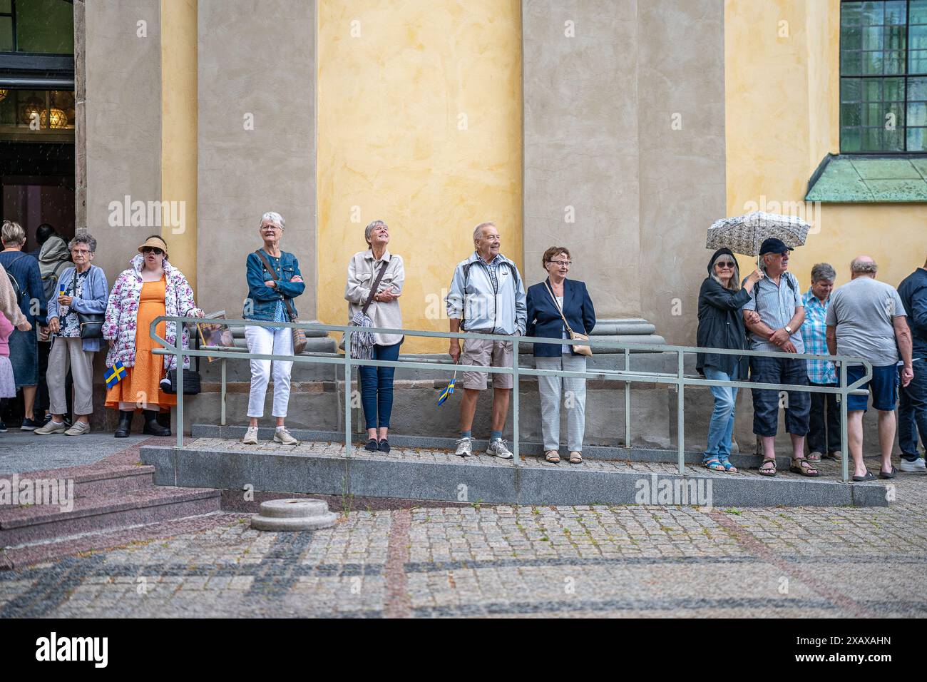 Doccia a pioggia durante la festa nazionale svedese all'Olai Park di Norrköping. Norrköping è una storica città industriale della Svezia. Foto Stock