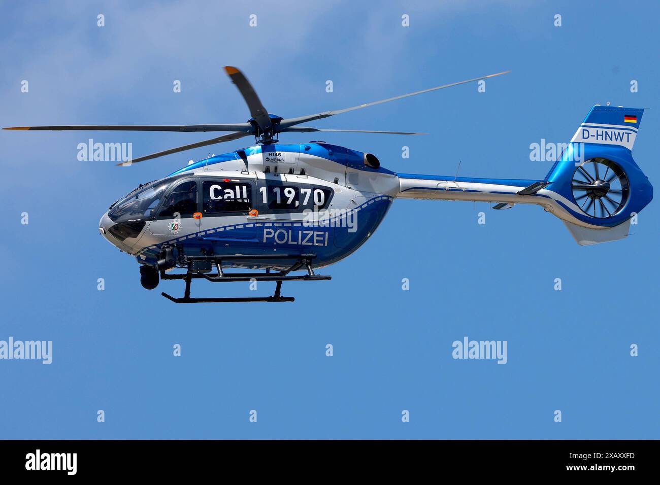 Einsatzhubschrauber der Polizei Nordrhein-Westfalen. D-HNWT AIRBUS Helicopters BK117 D2 / H145 / EC145 T2 c/n: 20107 Baujahr: 2016 *** elicottero di polizia della Renania settentrionale-Vestfalia D HNWT AIRBUS Helicopters BK117 D2 H145 EC145 T2 c n 20107 anno di costruzione 2016 Foto Stock