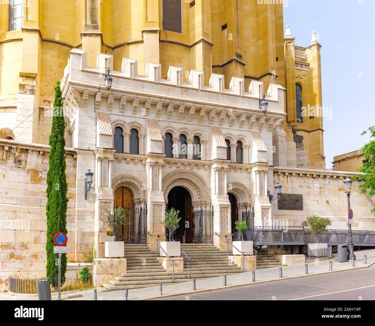 Cattedrale di Almudena cripta a Madrid, Spagna. Foto Stock