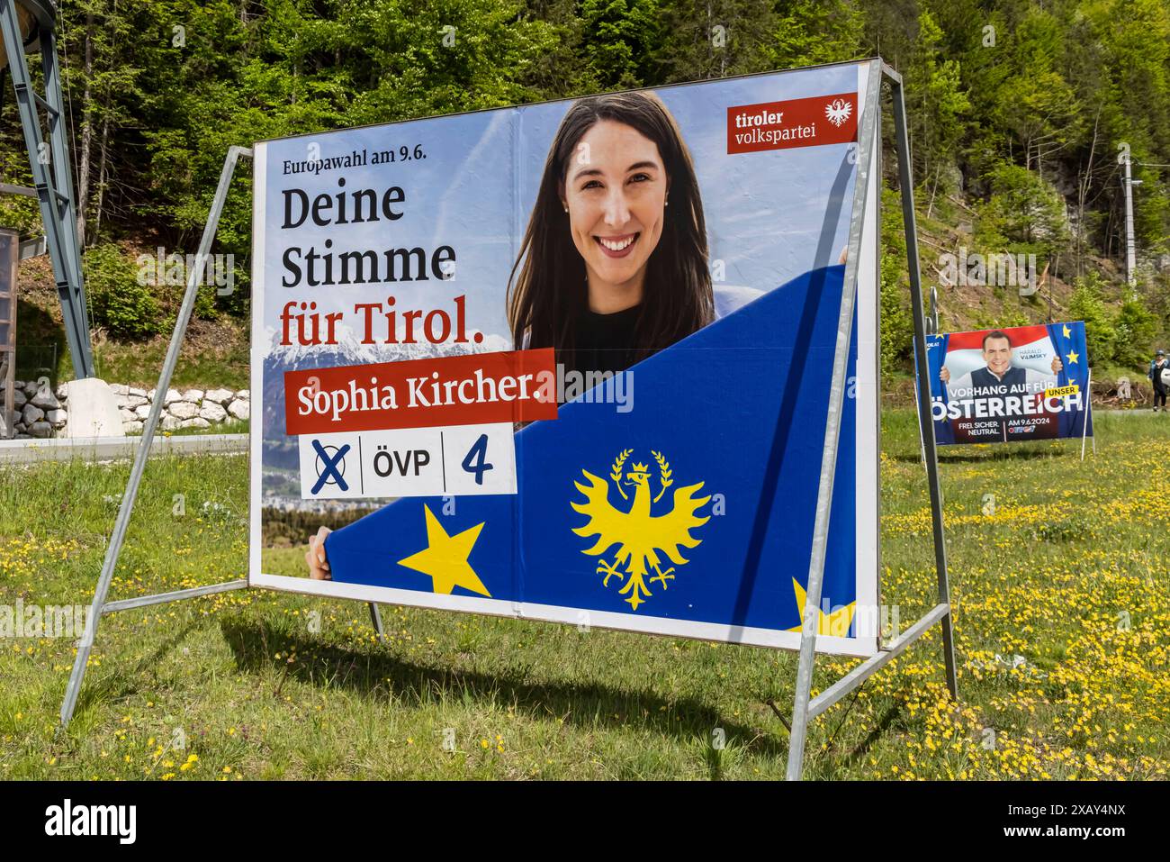 Europawahl a Österreich. Wahlplakate der Partei ÖVP und FPÖ. // 25.05.2024: Nauders, Tirolo, Österreich, Europa c Arnulf Hettrich / Fnoxx - Veroeffentlichung nur gegen Honorar, Urhebervermerk und Belegexemplar. Kontakt: Arnulf Hettrich, Bildagentur Fnoxx, Zeppelinstrasse 7, 70193 S t u t g a r t , D e u t s c h l a n d , Telefon 49 173 3189170 und 49 711 291260, hettrichfnoxx.de Bankverbindung: IBAN: DE86 6005 0101 0005 9259 84 - BIC: SOLADEST600 - Ust.ID-Nr. DE 812 057 385 beim Finanzamt Stuttgart 1 --- www.freelens.com/clearing. Jegliche Nutzung des Fotos nur gegen Honorar zzgl. der gesetz Foto Stock