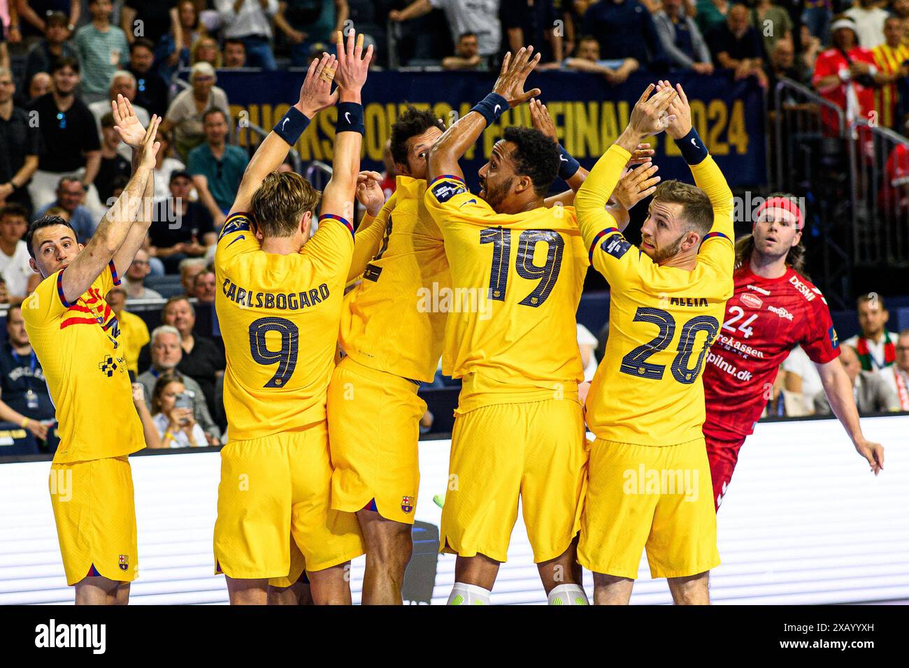 COLONIA, GERMANIA - 9 GIUGNO 2024: La finale di TruckScout24 EHF FINAL4 Aalborg Handbold vs barca alla Lanxess Arena Foto Stock