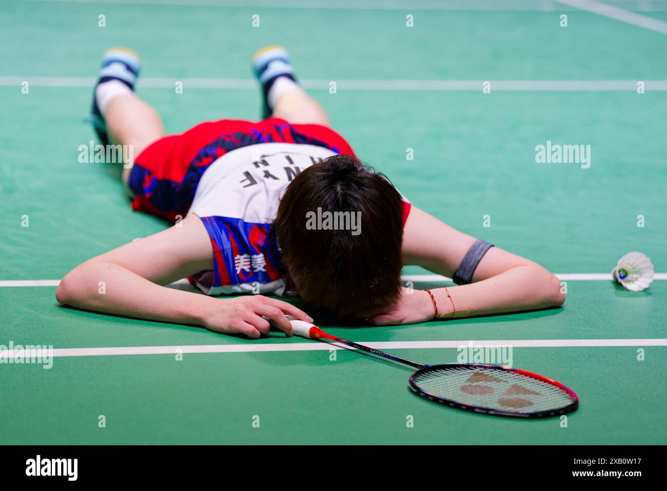 Giacarta, Indonesia. 9 giugno 2024. CHEN Yu Fei della Cina reagisce dopo aver vinto la finale del 6° giorno del Kapal API Indonesia Open contro UN se Young della Corea del Sud all'Istora Gelora Bung Karno il 9 giugno 2024 a Giacarta, Indonesia Credit: IOIO IMAGES/Alamy Live News Foto Stock