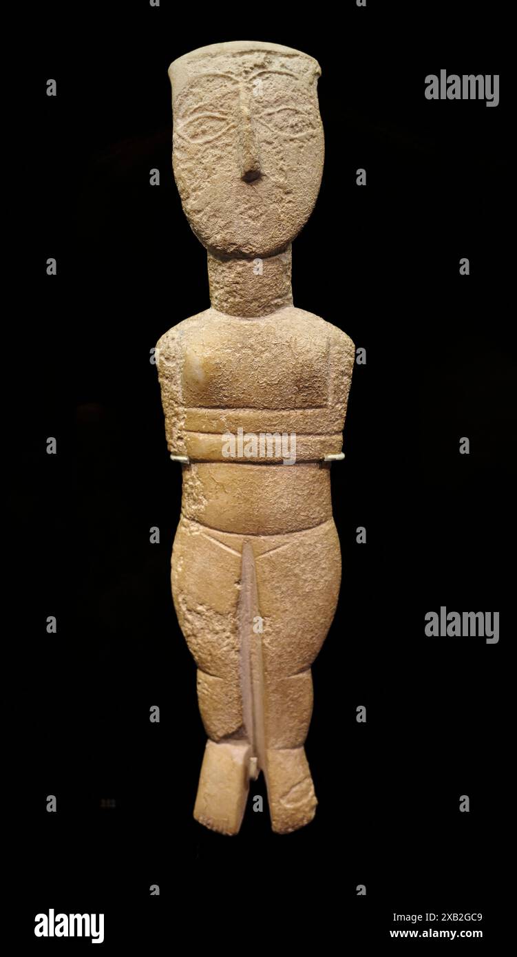 ARTE CICLADICA. Statuetta femminile del tipo canonico varietà Spedos. Fase Syros Early Bronze Age, Early Cycladic II Period 2800-2300 a.C. Syros, GRE Foto Stock