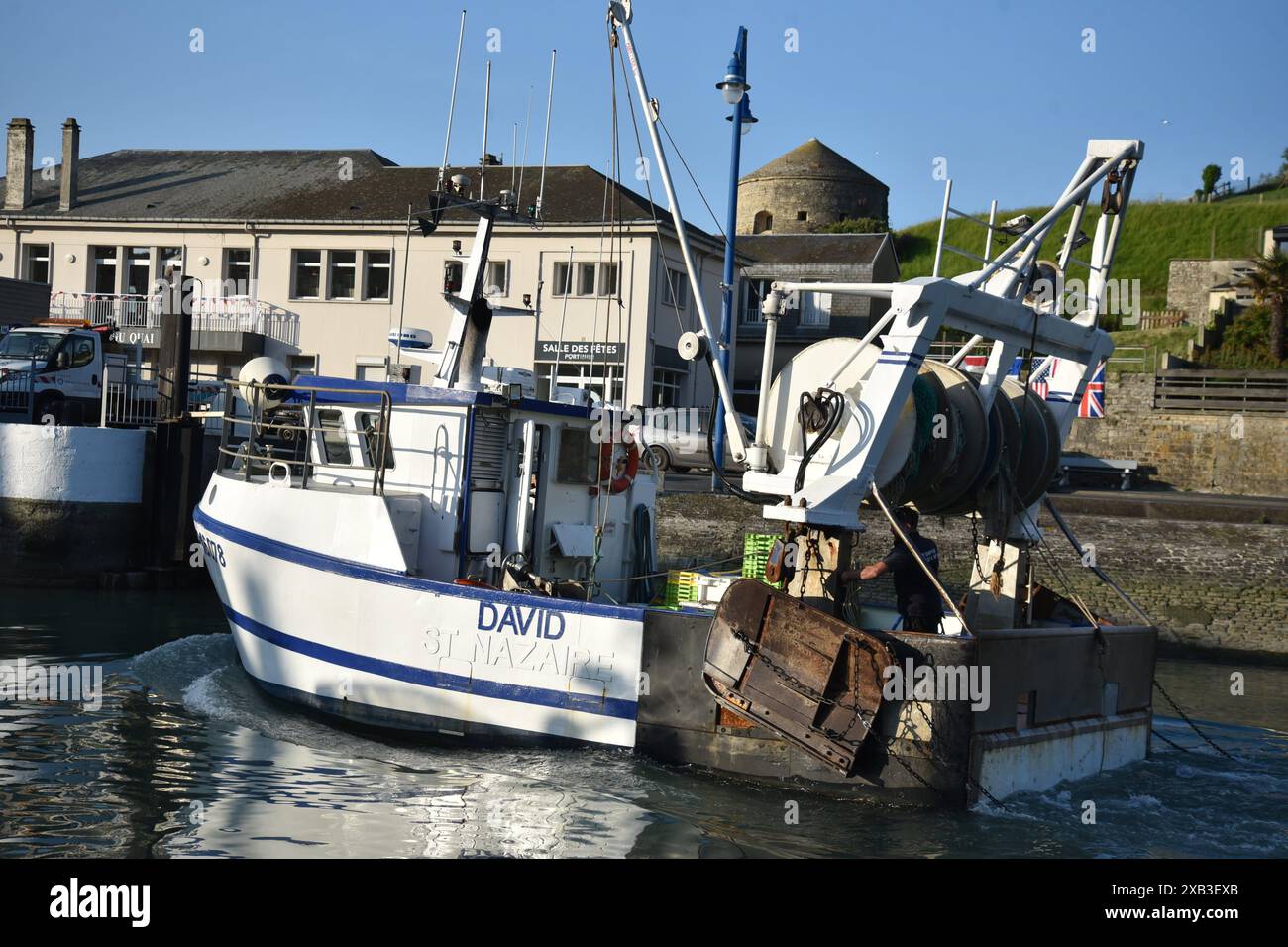 Parte della flotta di pescatori di Port en Bessin Francia Foto Stock