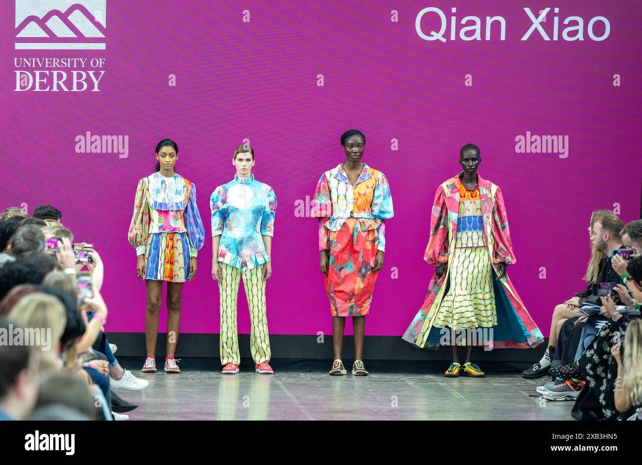 Londra, Regno Unito. 10 giugno 2024. Laurea Fashion WEEK 2024 Birmingham City University e University of Derby Catwalk show crediti: Ian Davidson/Alamy Live News Foto Stock