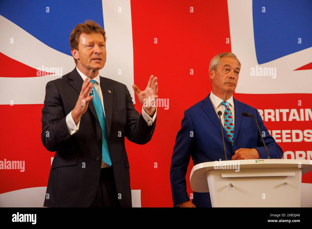 Londra, Regno Unito. 10 giugno 2024. La riforma Richard Tice e Nigel Farage lancia la sua Economic Policy on Tax Freedom Day. Nigel Farage, leader del Partito Riformista, lancia la riforma PartyÕs delle politiche economiche in vista delle elezioni generali del 4 luglio. Crediti: Mark Thomas/Alamy Live News Foto Stock