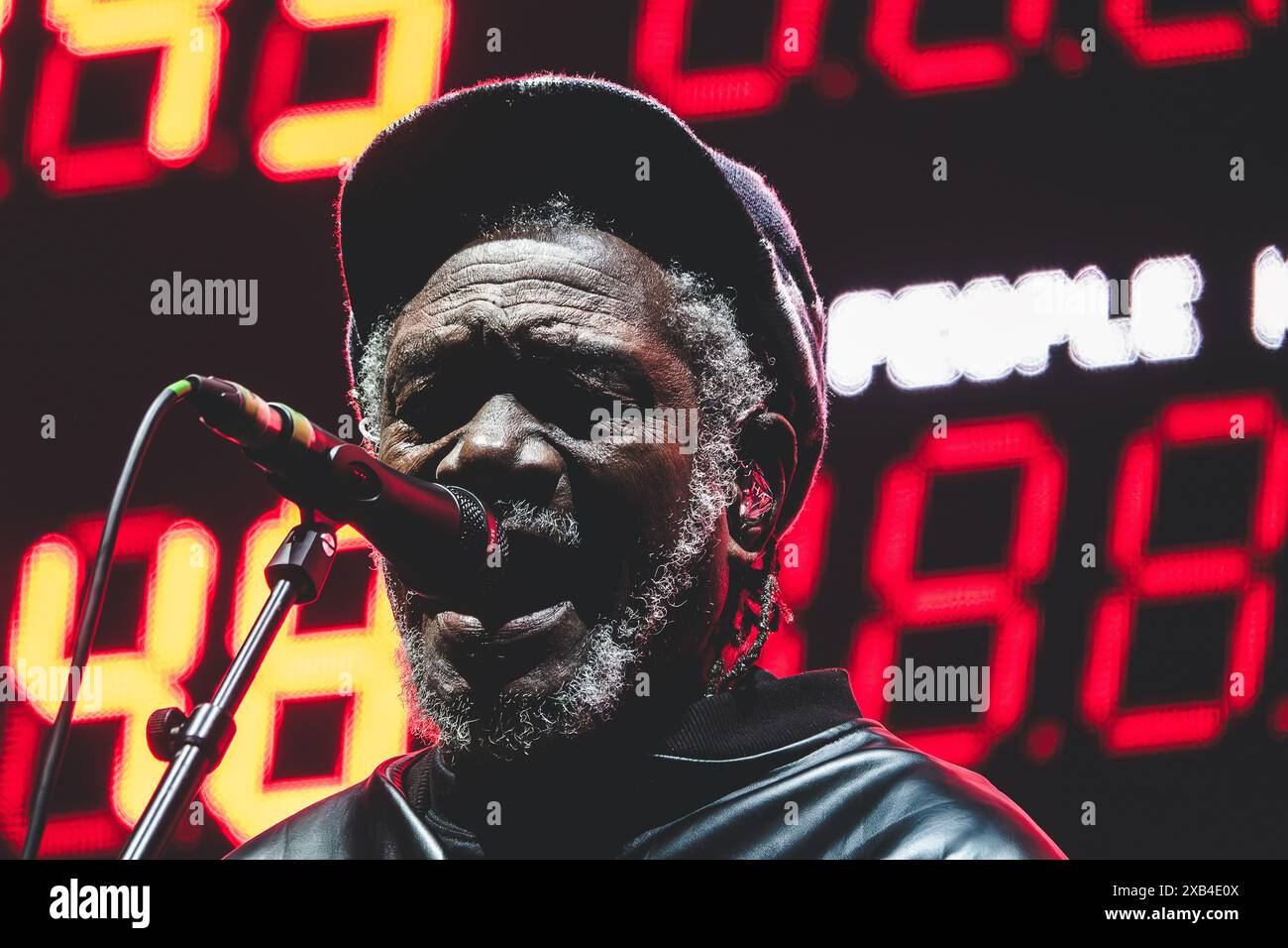 Aarhus, Danimarca. 7 giugno 2024. Il gruppo hop inglese Massive Attack esegue un concerto dal vivo durante il festival di musica danese Northside 2024 ad Aarhus. Qui il cantante Horace Andy viene visto dal vivo sul palco. (Foto: Gonzales Photo - Rolf Meldgaard). Foto Stock