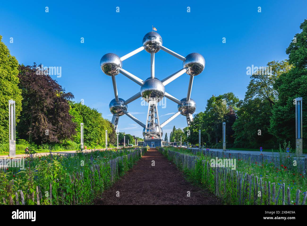 Vista generale dell'Atomium, un edificio modernista di riferimento situato a Bruxelles, Belgio Foto Stock