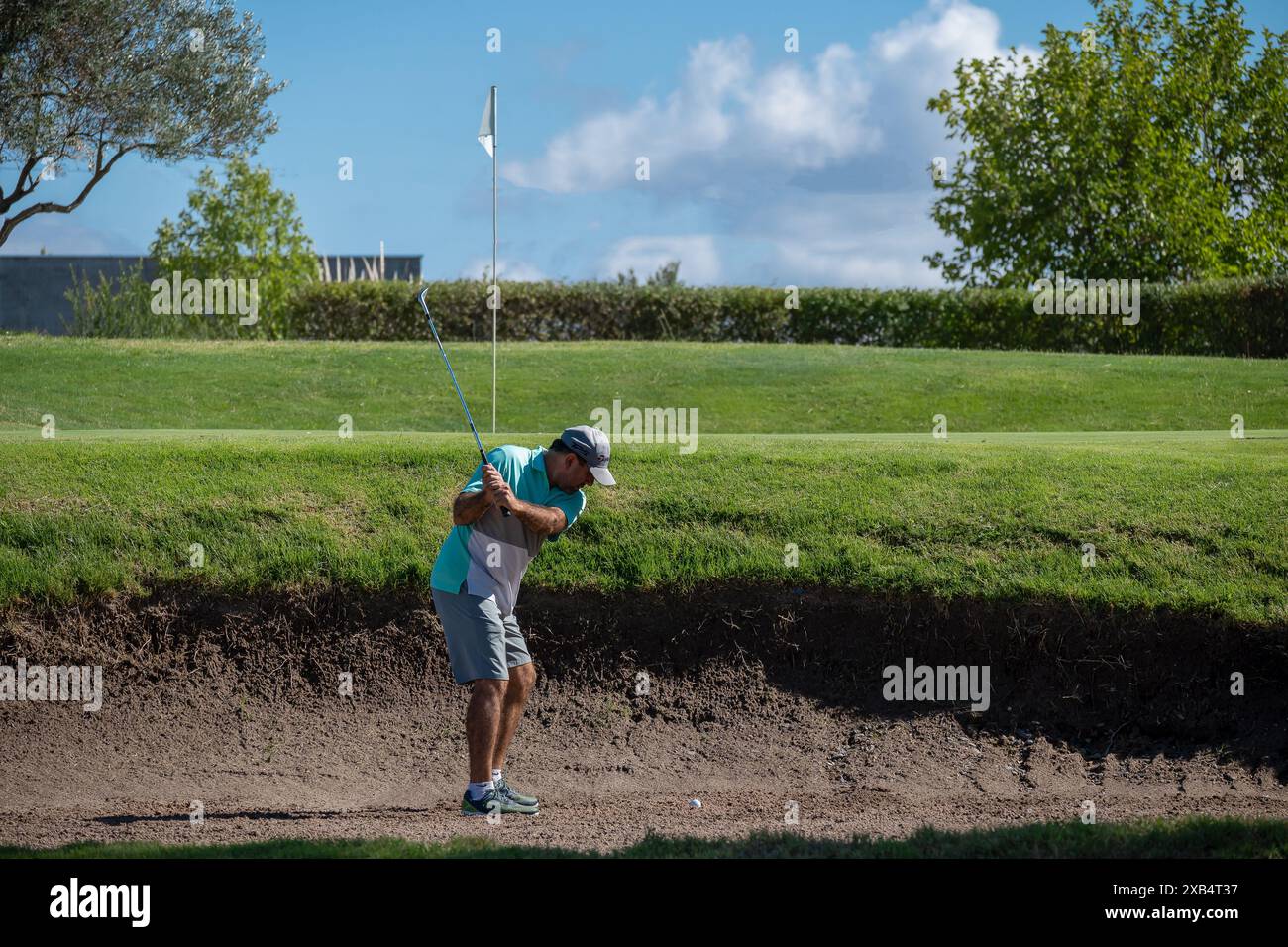 San Rafael, Argentina, 8 agosto 2023; golfista che spara a una palla da golf Foto Stock