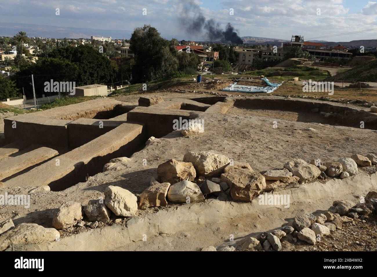 Palazzo ricostruito e possibilmente un Tempio risalente all'inizio dell'età del bronzo III o 4500 anni fa a Tel Jericho o Tel es-Sultan, Gerico, Cisgiordania Foto Stock