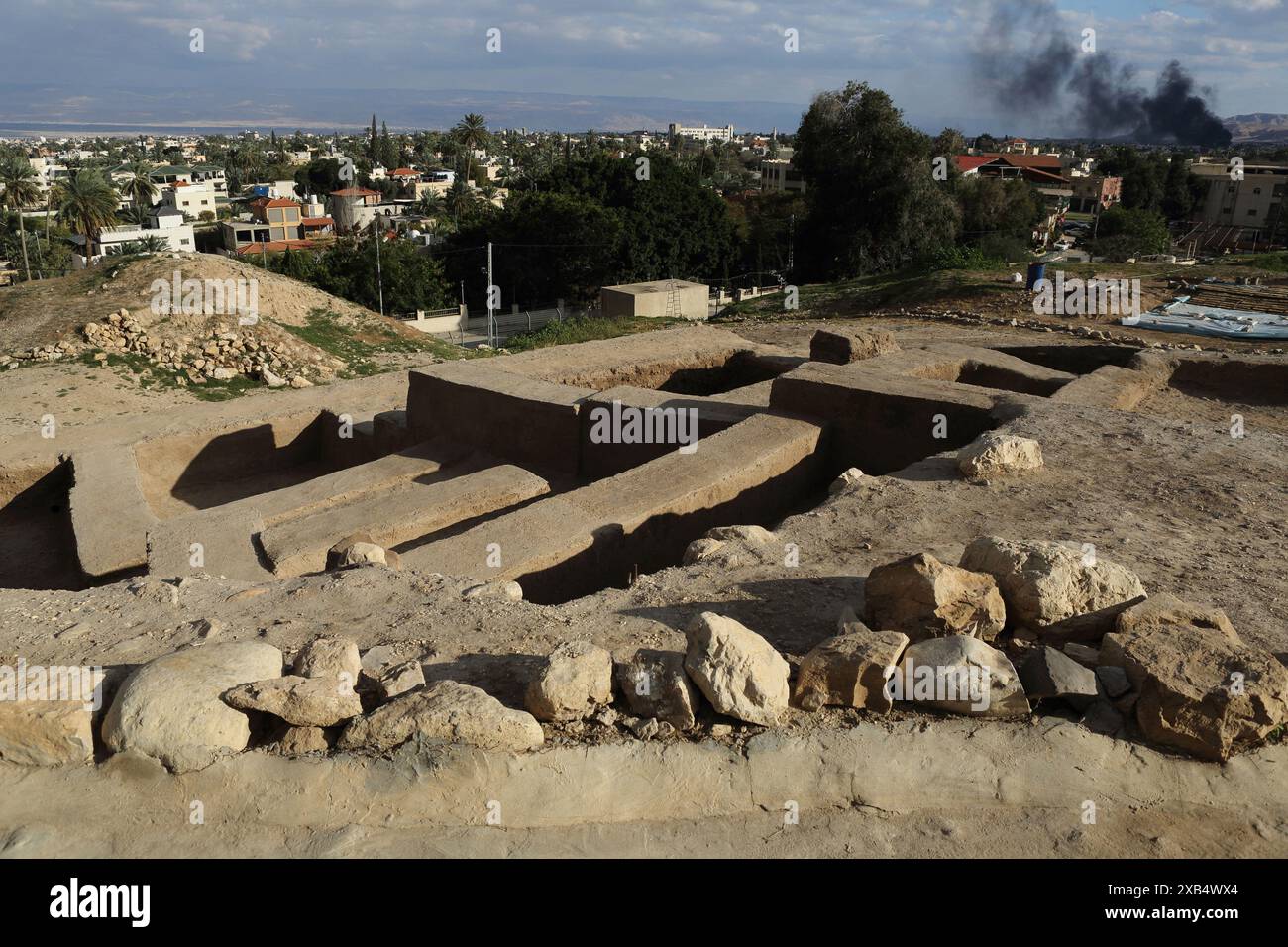 Palazzo ricostruito e possibilmente un Tempio risalente all'inizio dell'età del bronzo III o 4500 anni fa a Tel Jericho o Tel es-Sultan, Gerico, Cisgiordania Foto Stock