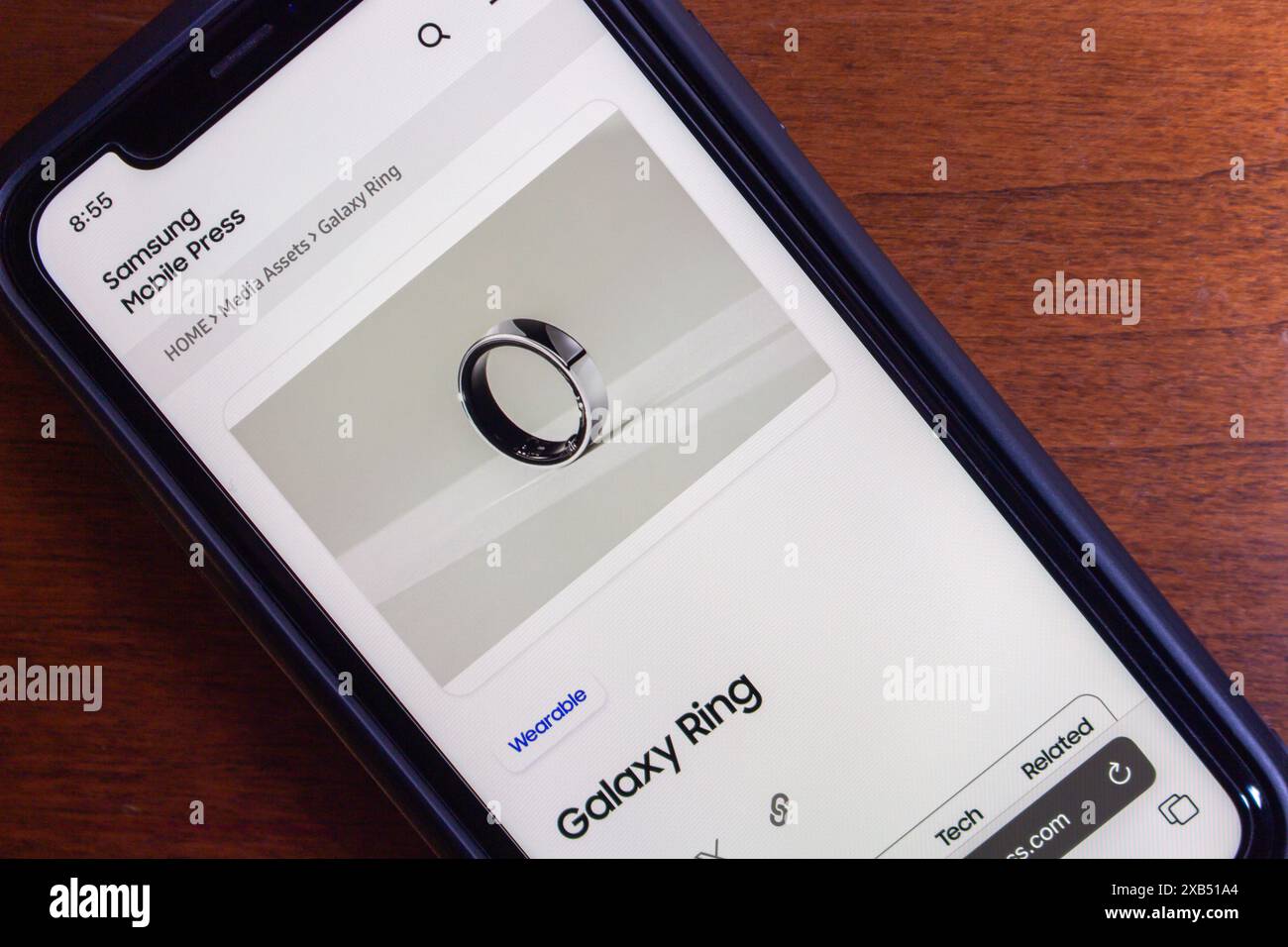 Galaxy Ring di Samsung Mobile Press. Galaxy Ring è un anello intelligente che combina le tecnologie per la gestione della salute e i dispositivi indossabili Foto Stock
