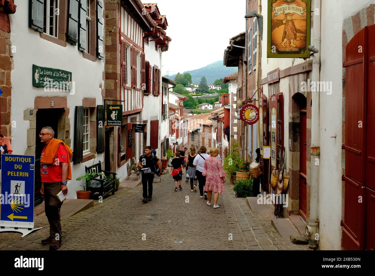 Saint-Jean-Pied-de-Port all'inizio del cammino di Santiago, Pyrénées-Atlantiques, Francia Foto Stock