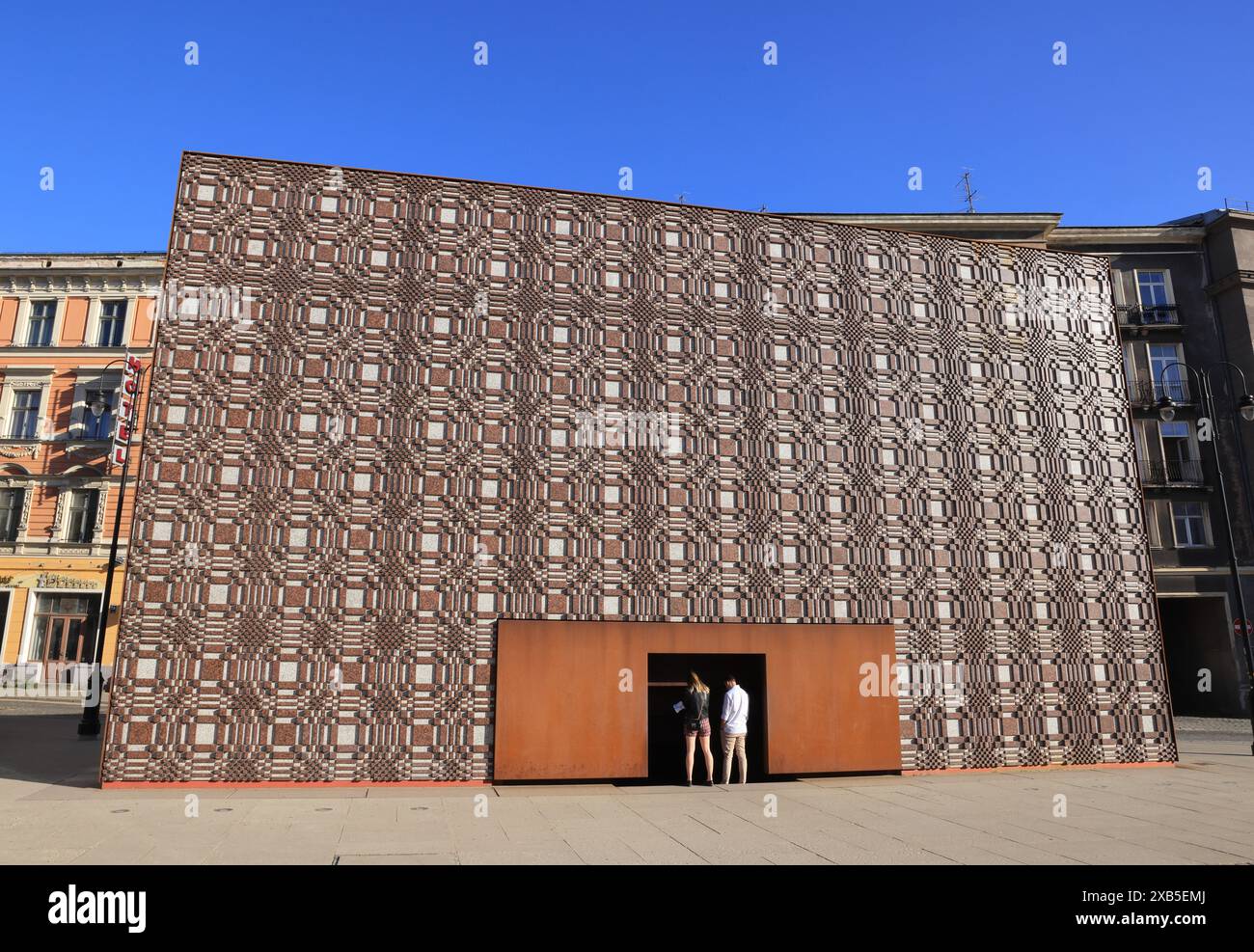 Memoriale commemorativo delle vittime dell'occupazione sovietica accanto al Museo della Lettonia, istituito nel 1993, con mostre che mostrano il periodo di 51 anni. Foto Stock