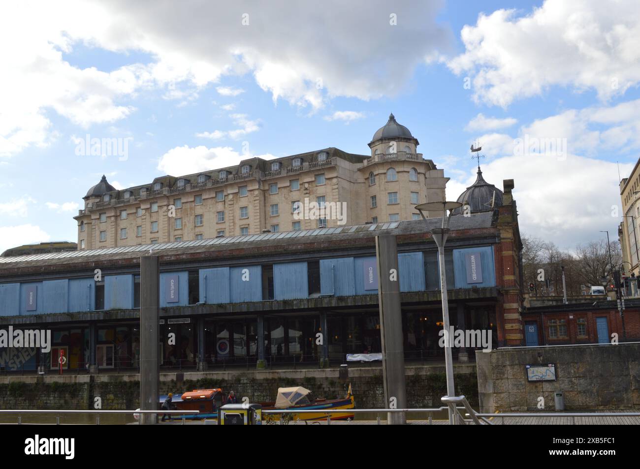 Il Bristol Marriott Royal Hotel si affaccia sul lungomare di Bristol, Inghilterra, Regno Unito. 26 febbraio 2024 Foto Stock
