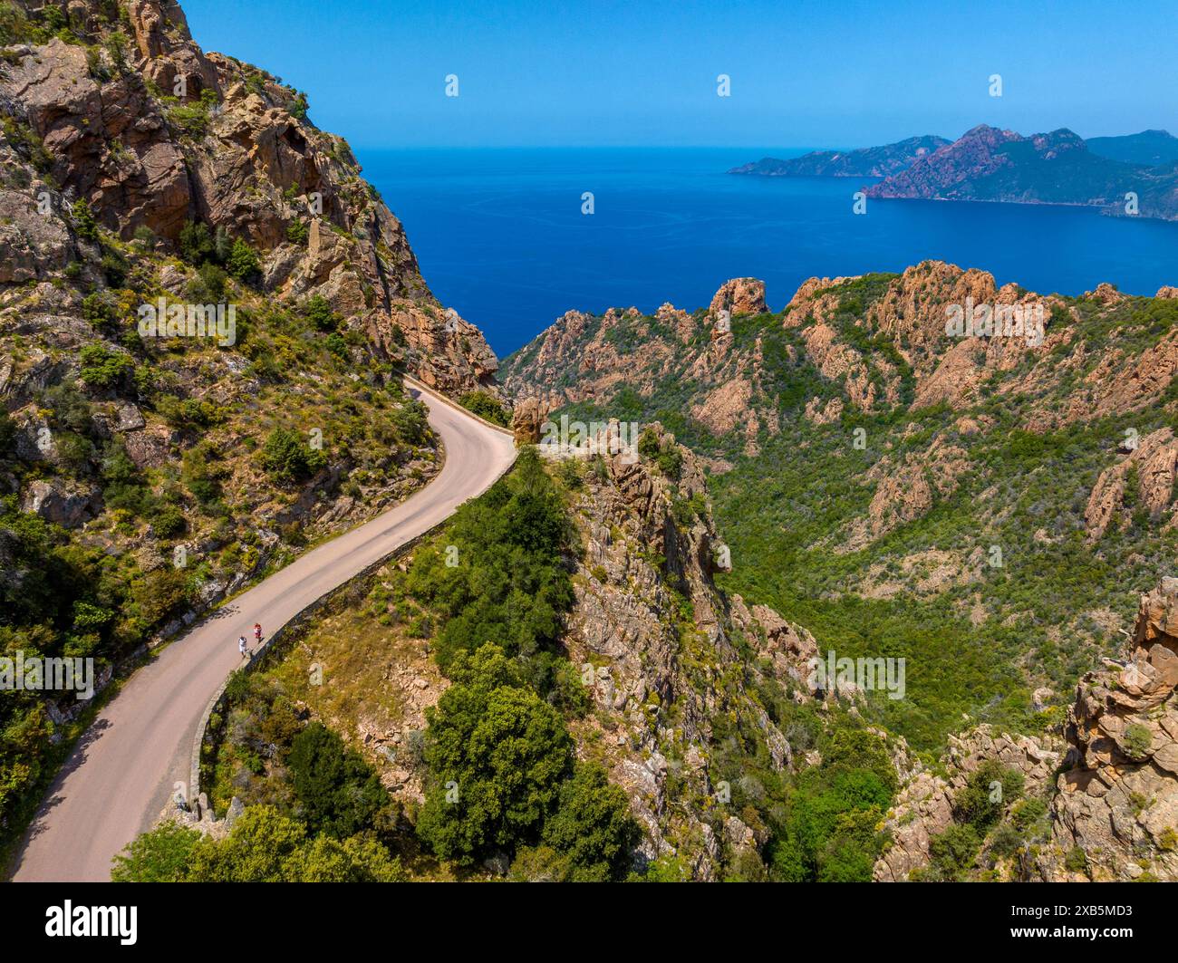 FRANCIA. CORSO DEL SUD (2A), VISTA AEREA DELLE PIANANE CALANCHES CON LE ROCCE DI GRANITO ROSA (PATRIMONIO MONDIALE DELL'UNESCO) Foto Stock