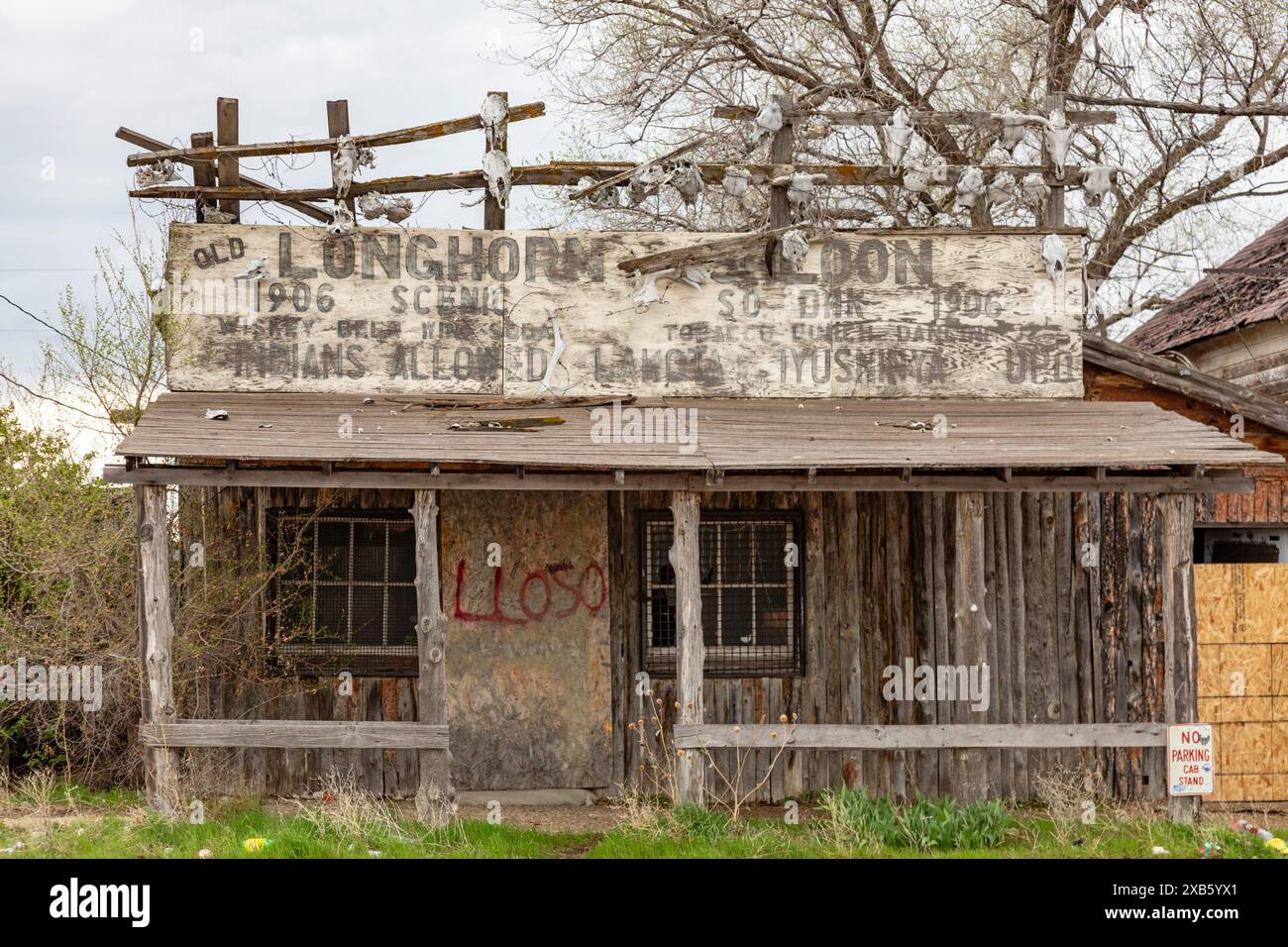 Scenic, South Dakota - la piccola città di Scenic, ora per lo più abbandonata, tra il Badlands National Park e la riserva indiana di Pine Ridge. La vecchia L Foto Stock