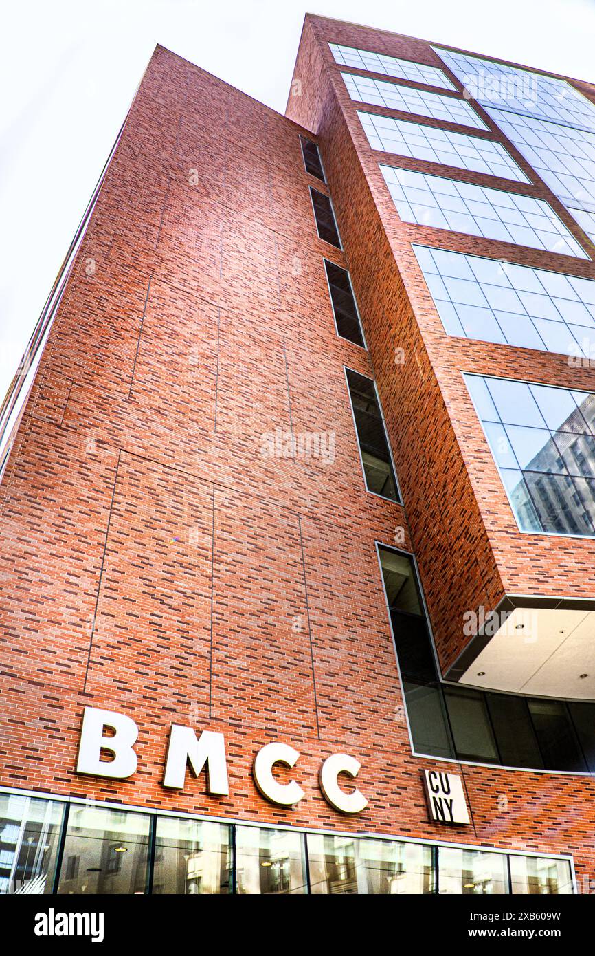 Borough of Manhattan Community College, BMCC, edificio esterno, New York City, New York, STATI UNITI Foto Stock
