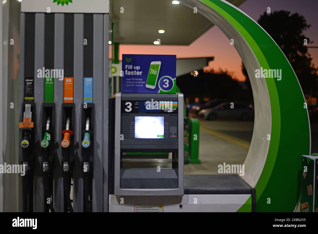NELSON, NUOVA ZELANDA, 3 GIUGNO 2023: Nuovo marchio presso la stazione di servizio BP di Nelson, nuova Zelanda Foto Stock