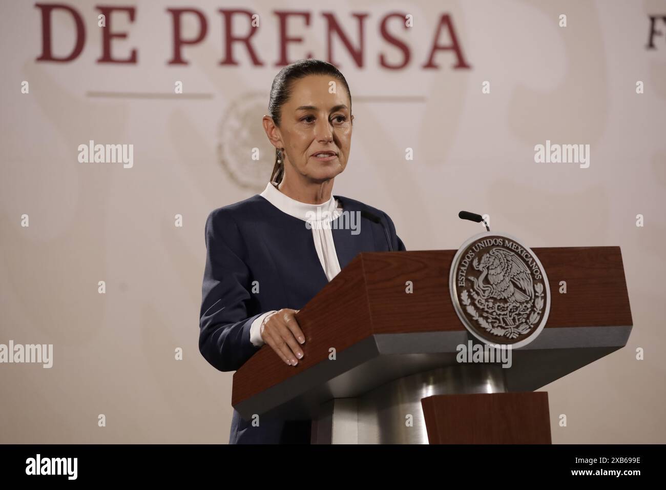 Città del Messico, Messico. 10 giugno 2024. La presidente in arrivo del Messico, Claudia Sheinbaum Pardo, parla durante il suo primo incontro al Palazzo Nazionale dopo l'incontro con il presidente uscente Andres Manuel Lopez Obrador. Durante la conferenza stampa ha parlato di aver annunciato il suo gabinetto la prossima settimana per iniziare la transizione con il governo messicano. (Credit Image: © Luis Barron/eyepix via ZUMA Press Wire) SOLO PER USO EDITORIALE! Non per USO commerciale! Crediti: ZUMA Press, Inc./Alamy Live News Foto Stock