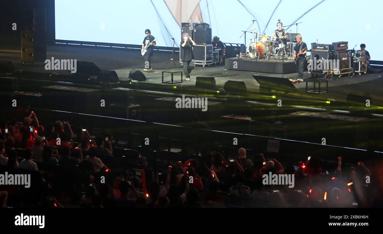 Shanghai, Cina. 11 giugno 2024. La rock band giapponese SPYAIR parteciperà al fan festival per la prima del film anime ''Volleyball Teen Junkyard Battle'' presso l'Oriental Sports Center di Shanghai, Cina, il 10 giugno 2024. (Foto di Costfoto/NurPhoto) credito: NurPhoto SRL/Alamy Live News Foto Stock