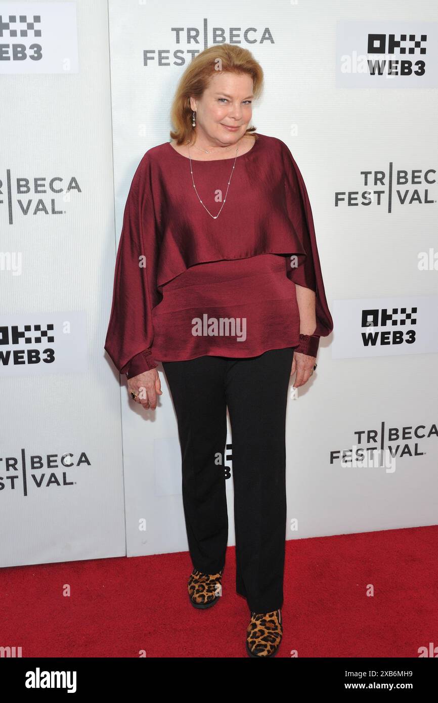 New York, Stati Uniti. 10 giugno 2024. Catherine Curtin partecipa alla prima mondiale di Bad Shabbos al Village East di Angelika Cinemas al Tribeca Festival di New York, New York il 10 giugno 2024. (Foto di Stephen Smith/SIPA USA) credito: SIPA USA/Alamy Live News Foto Stock