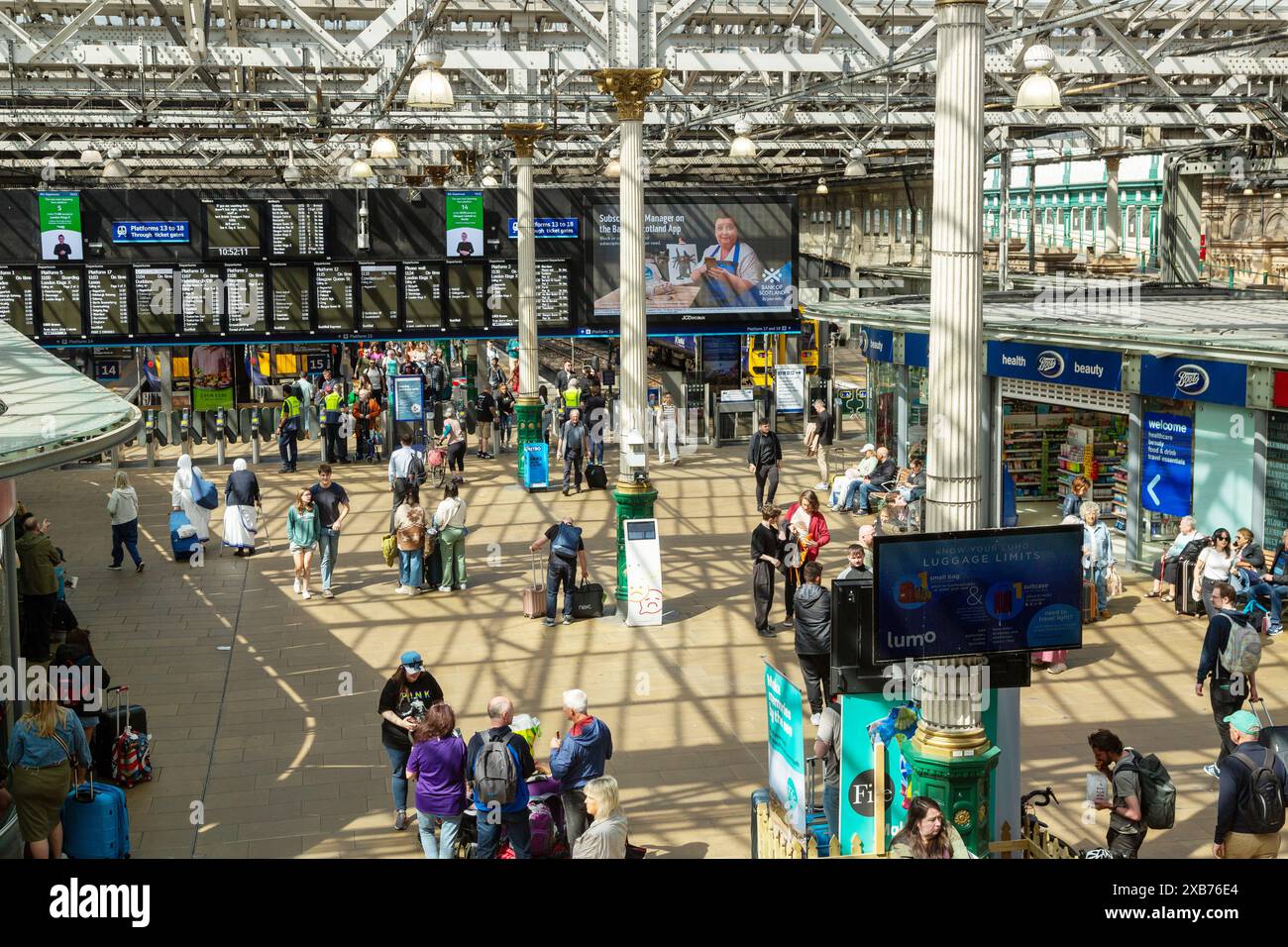 Atrio della stazione ferroviaria di Waverley Foto Stock