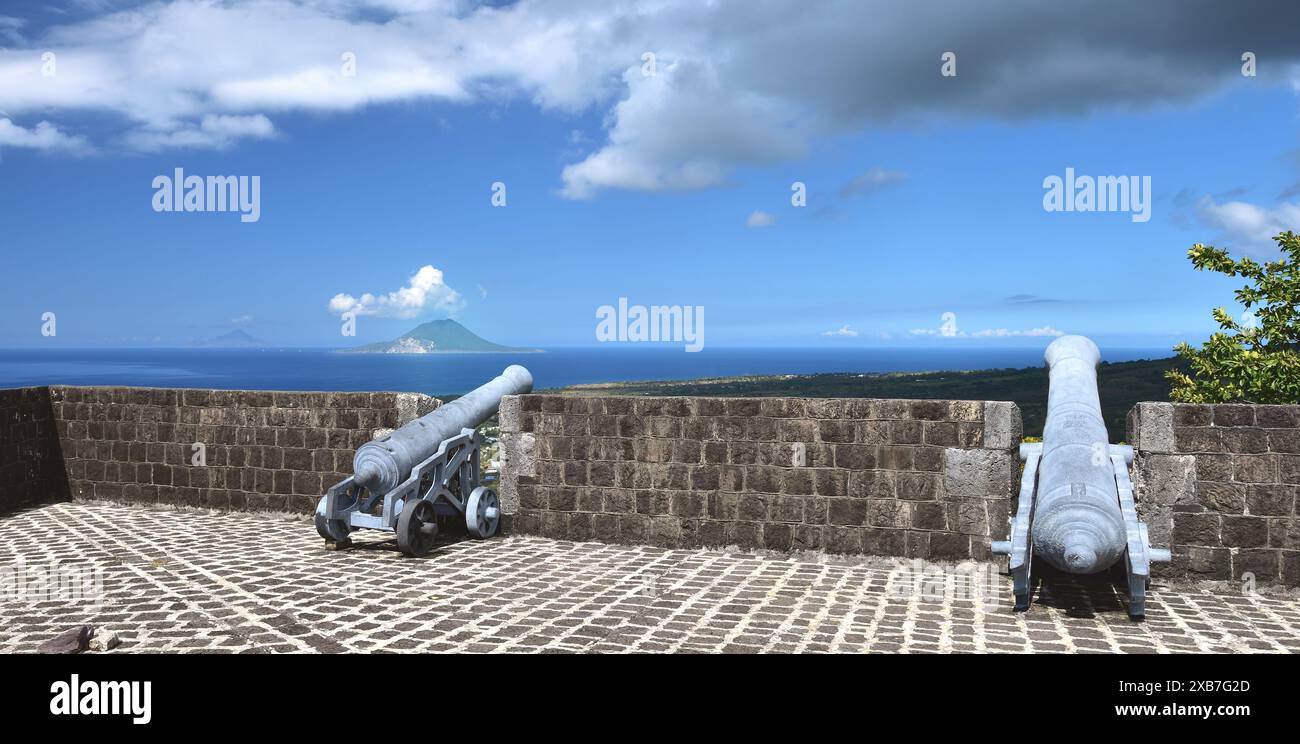 Brimstone Hill Fortress, St Kitts - 31 gennaio 2024: Saint Eustatius vista da Fort George Foto Stock