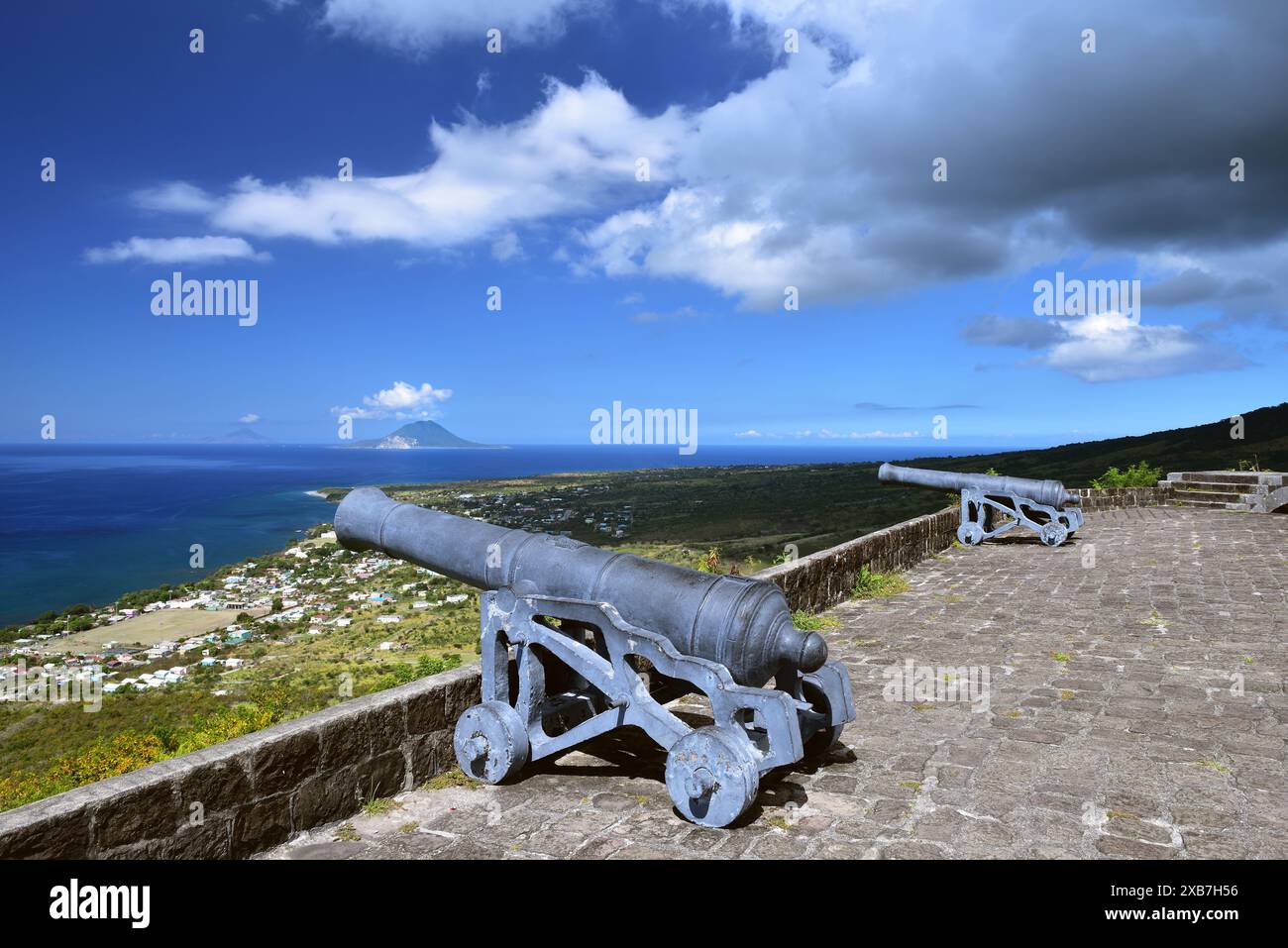 Brimstone Hill Fortress, St Kitts - 31 gennaio 2024: Saint Eustatius vista da Fort George Foto Stock